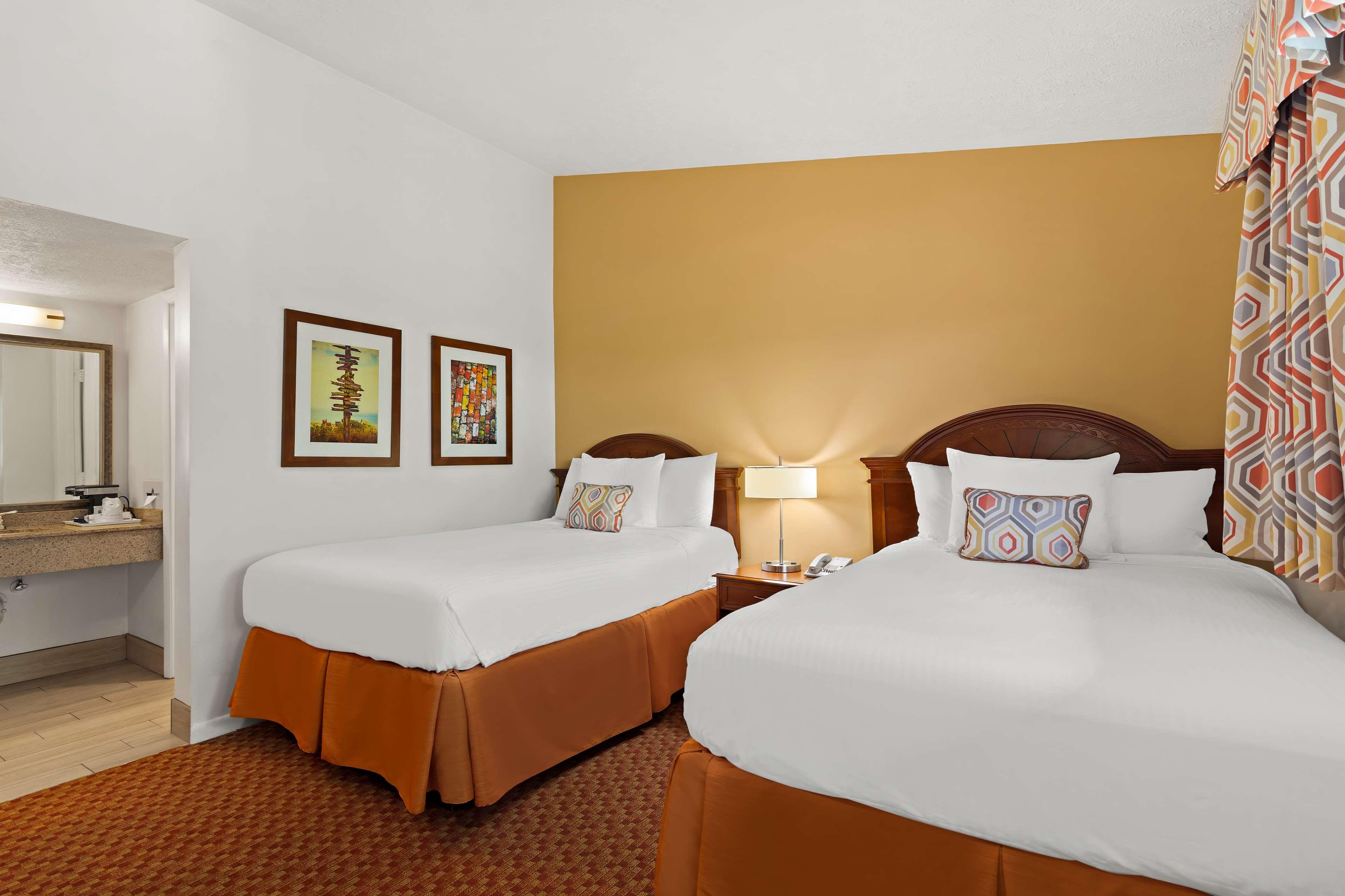 Suite Two Double Beds Non Smoking