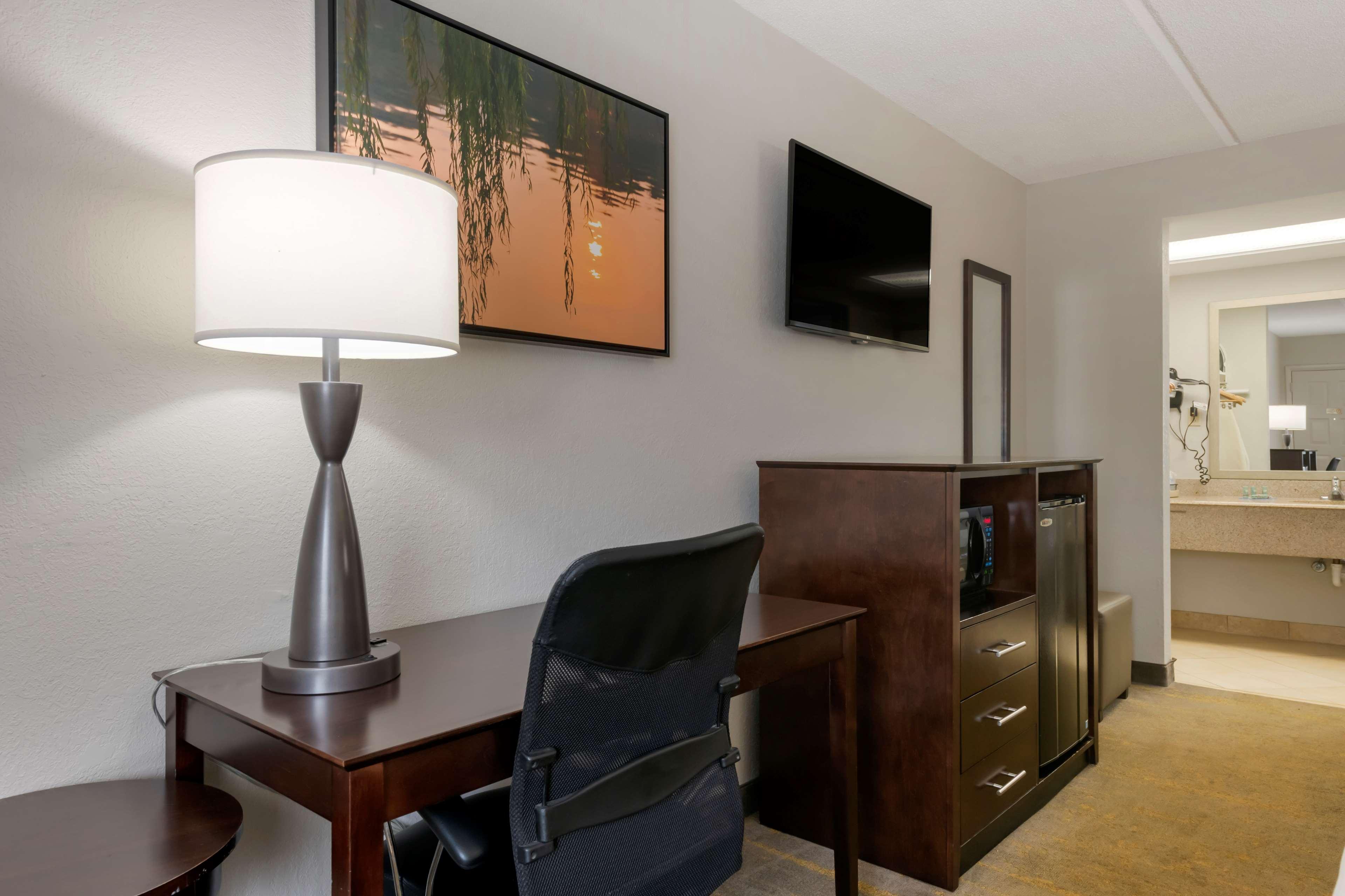 Quadruple Two Queen Beds Non Smoking