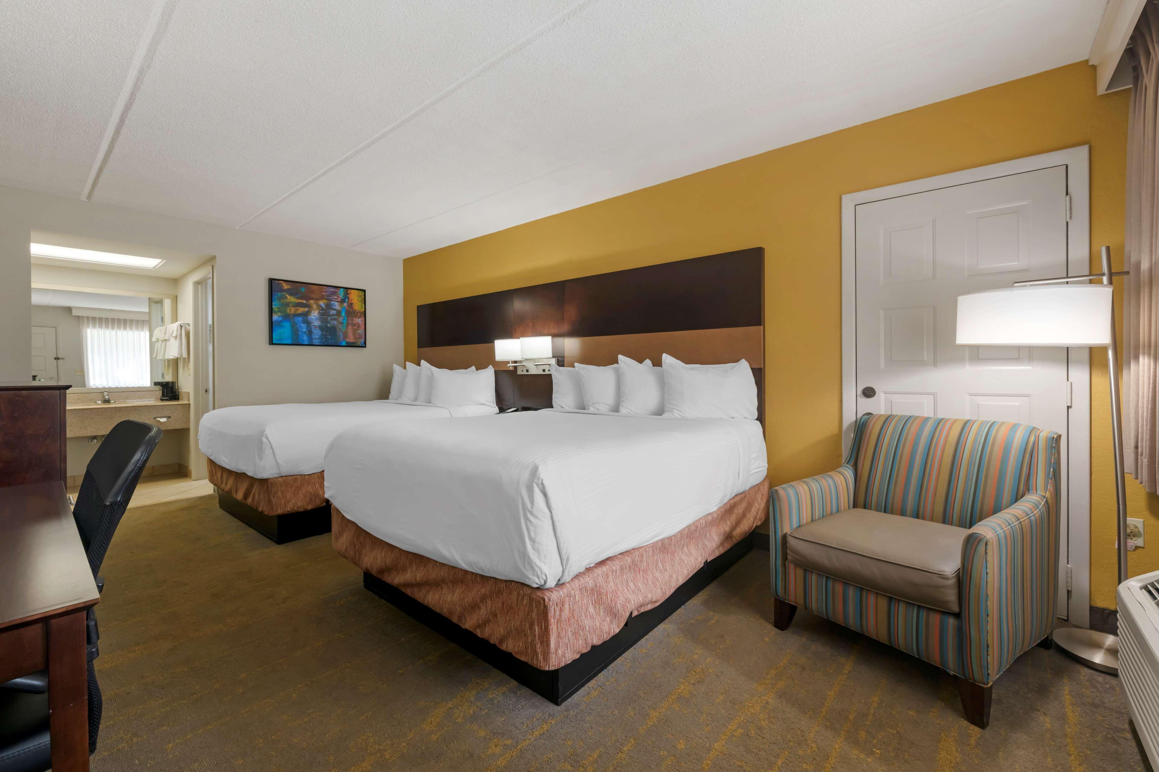 Quadruple Two Queen Beds Non Smoking