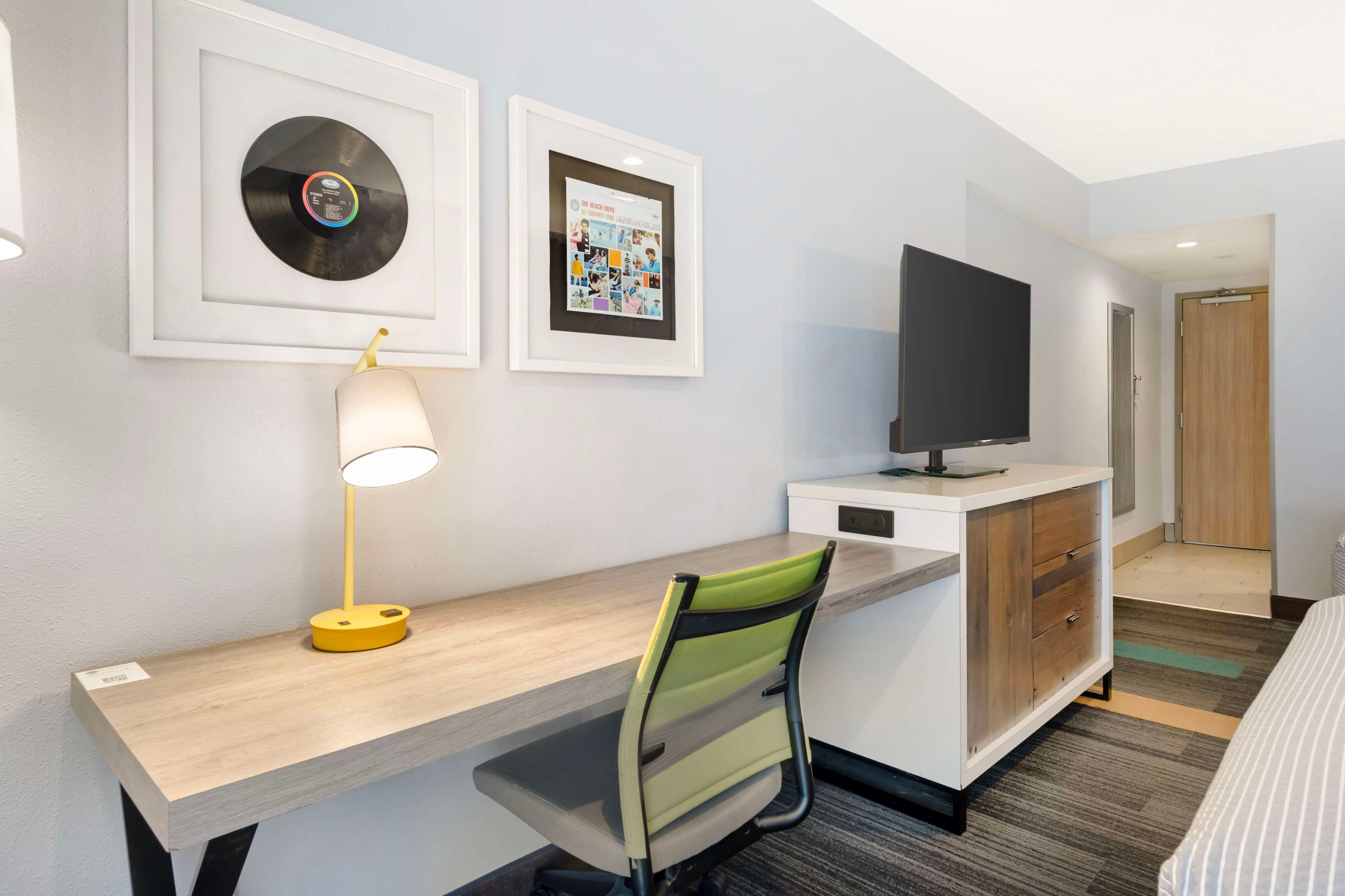 Quadruple Two Queen Beds Non Smoking