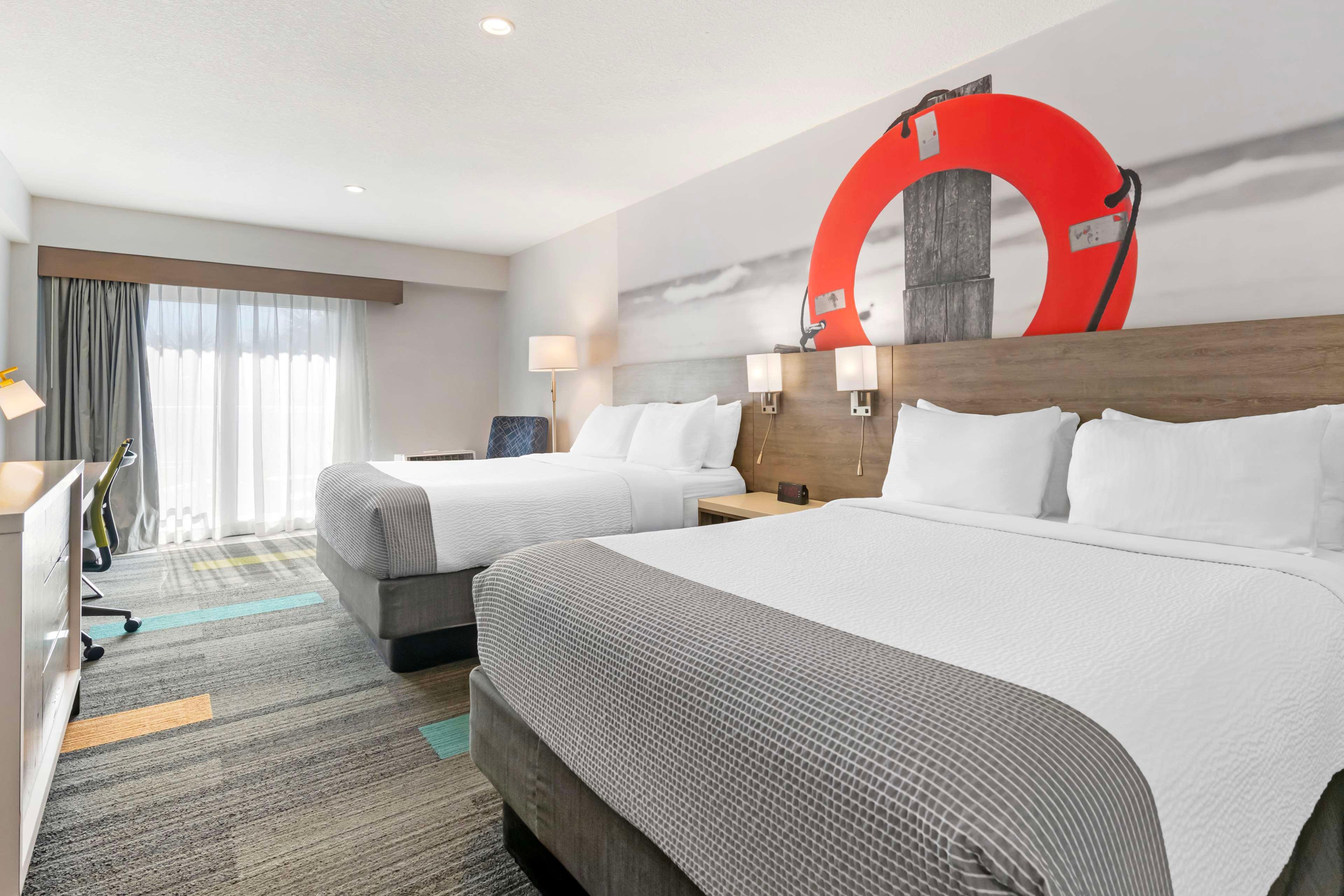 Quadruple City View Two Queen Beds