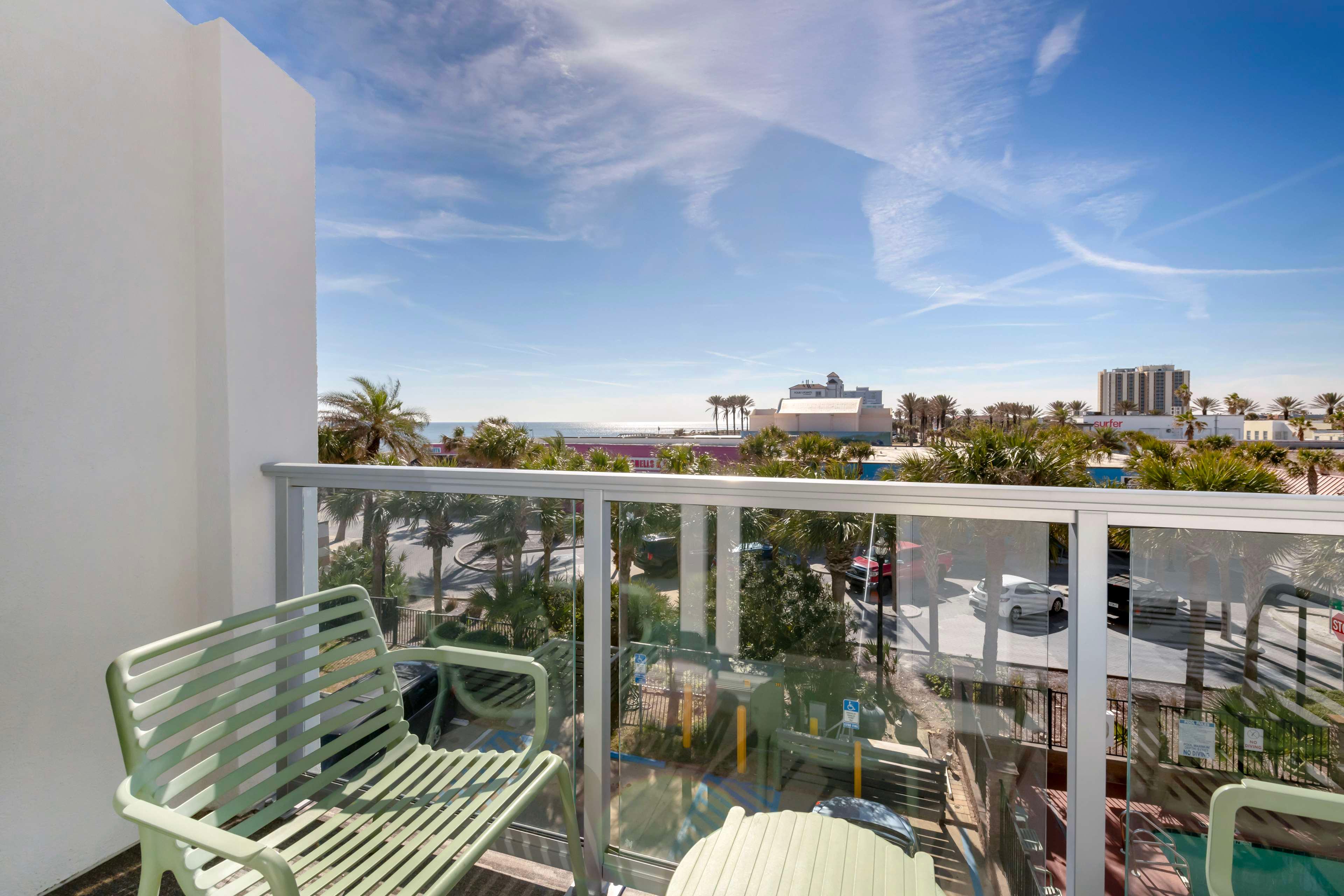 Quadruple City View King Bed