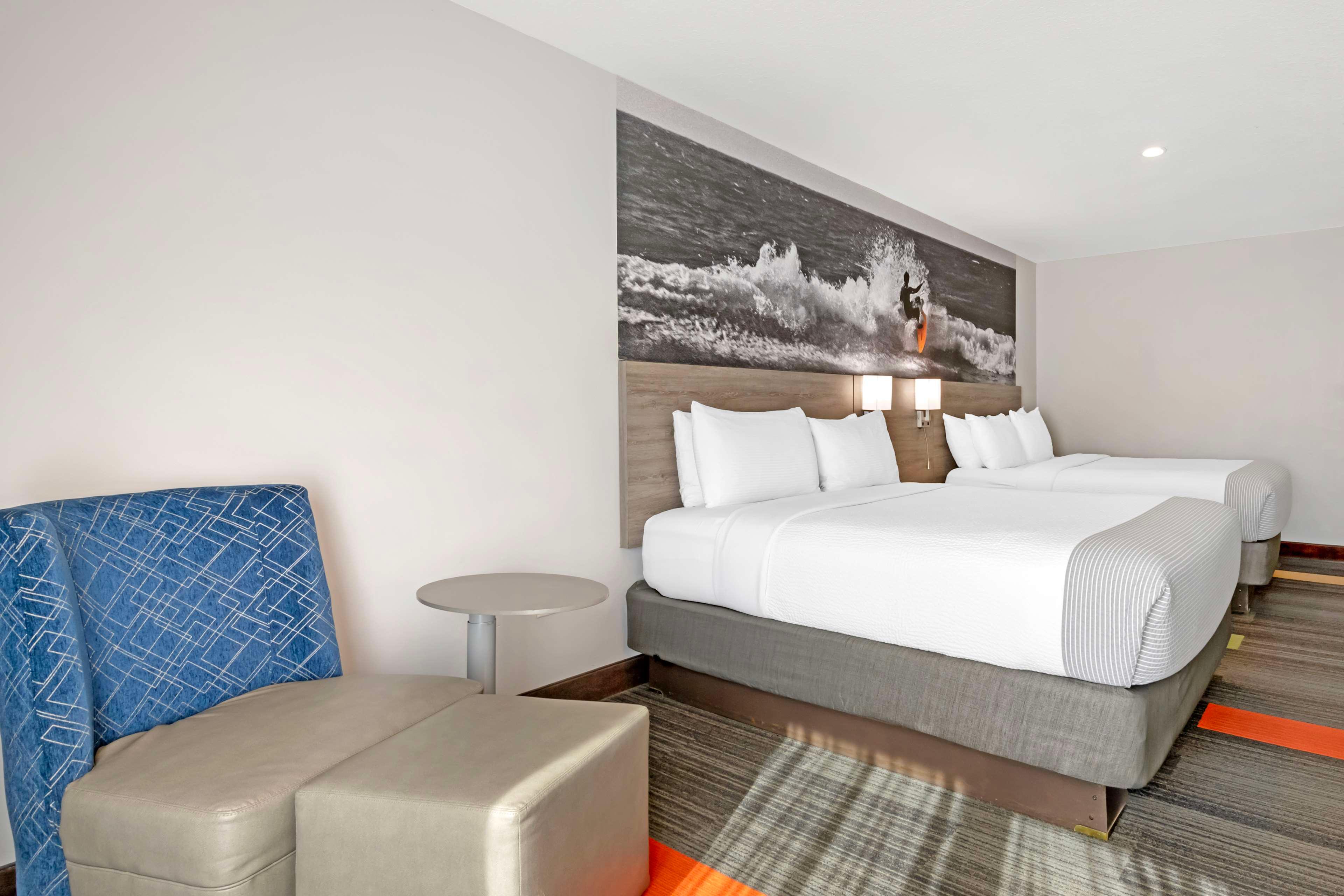 Quadruple Two Queen Beds