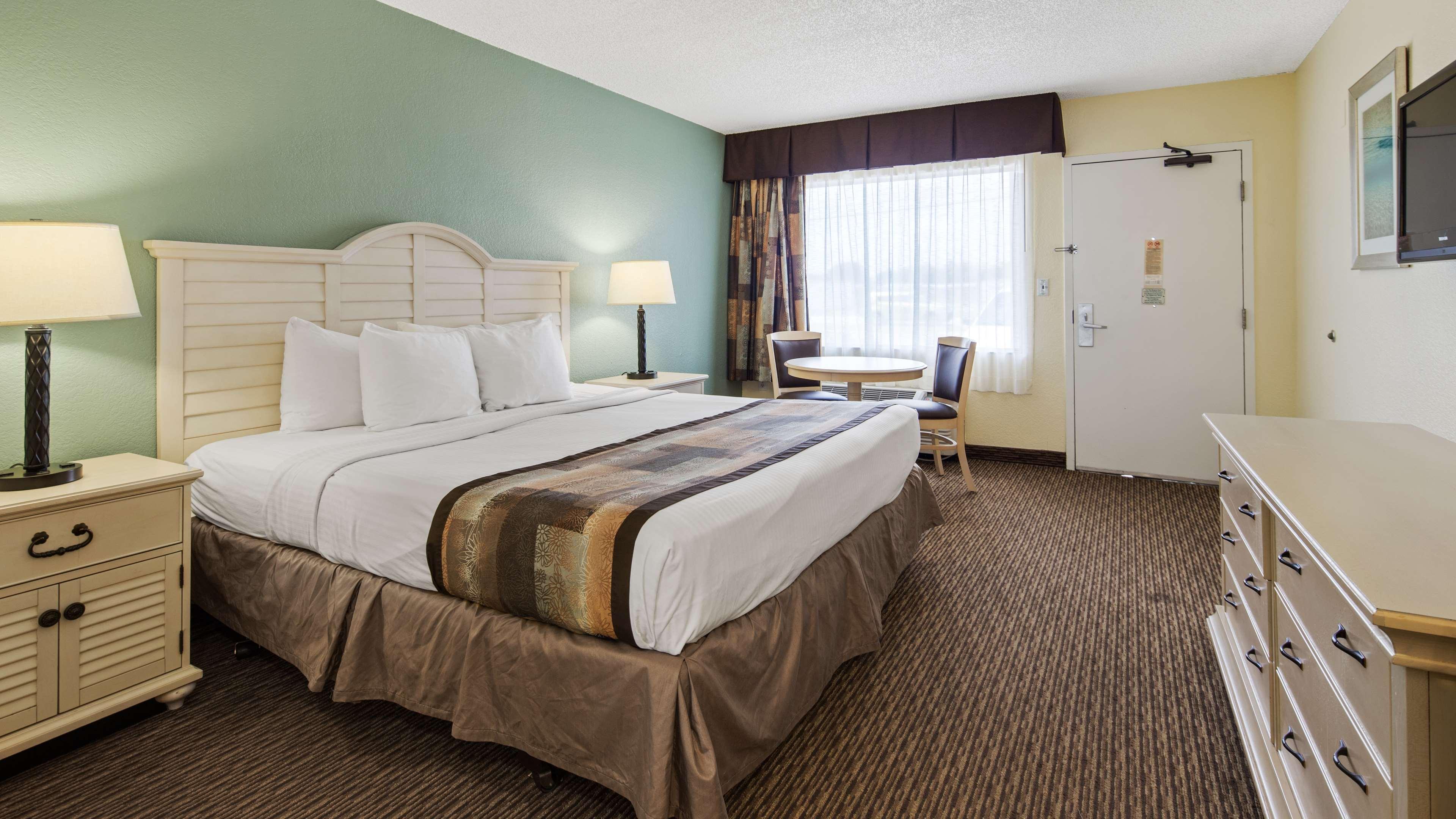 Room King Bed Non Smoking