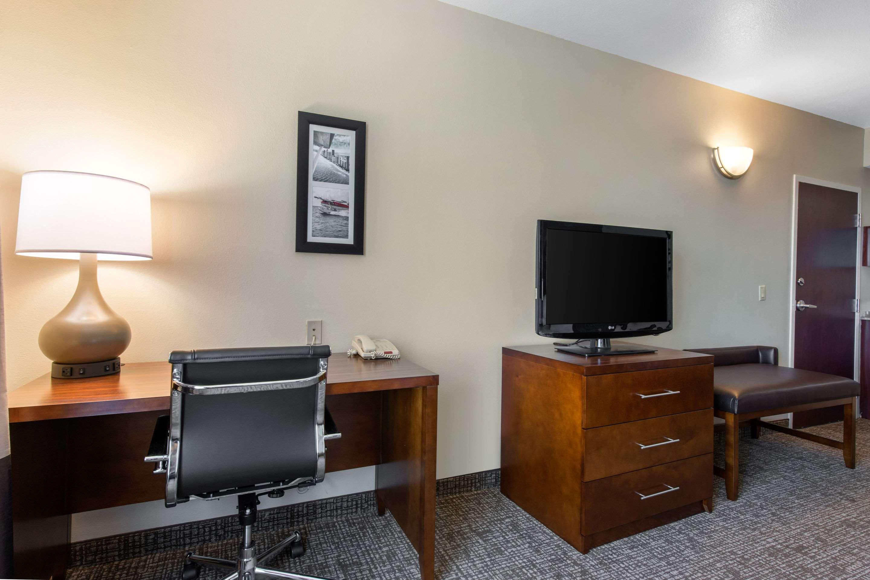 Quadruple Two Queen Beds