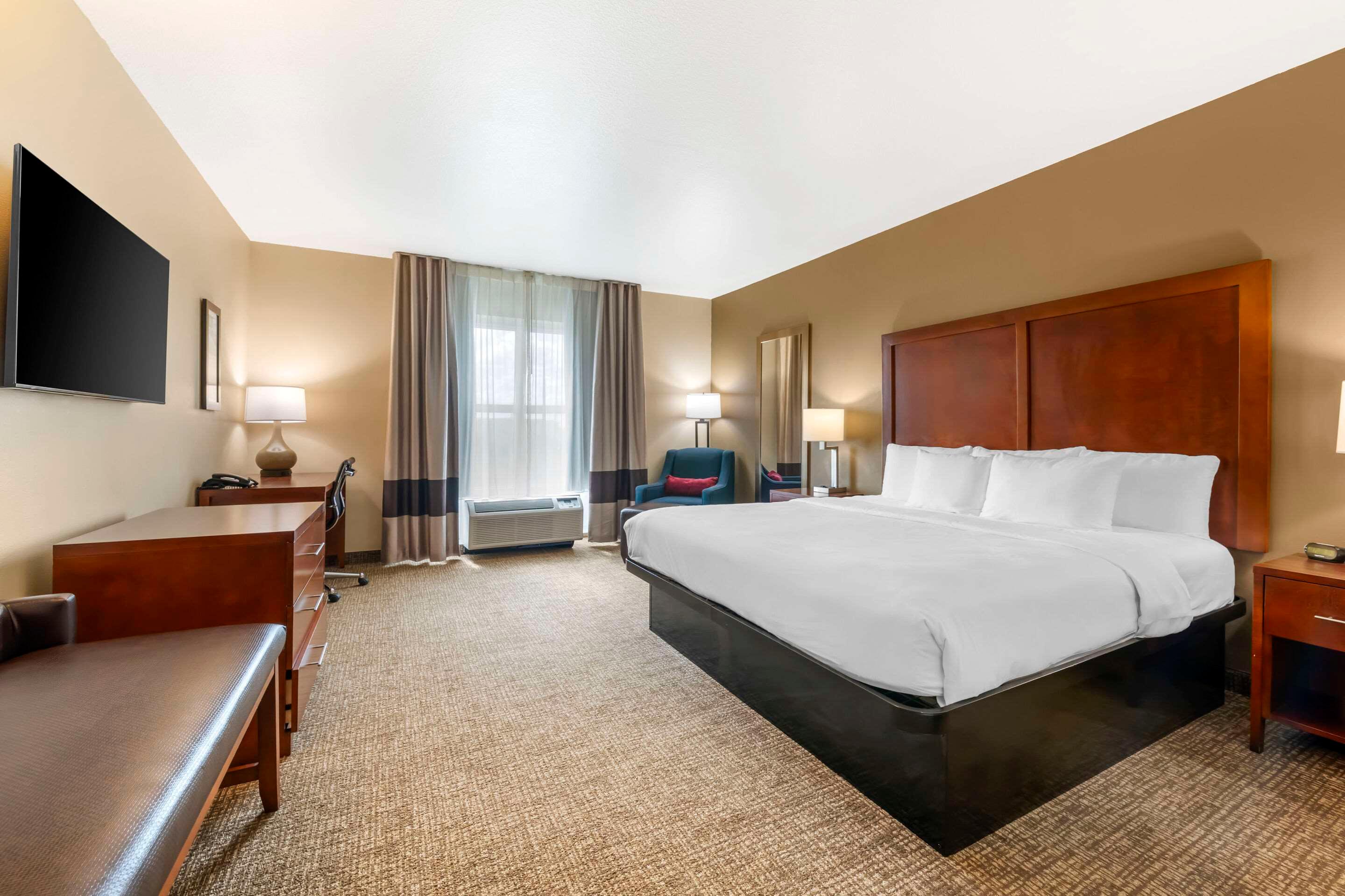 Double King Bed Non Smoking