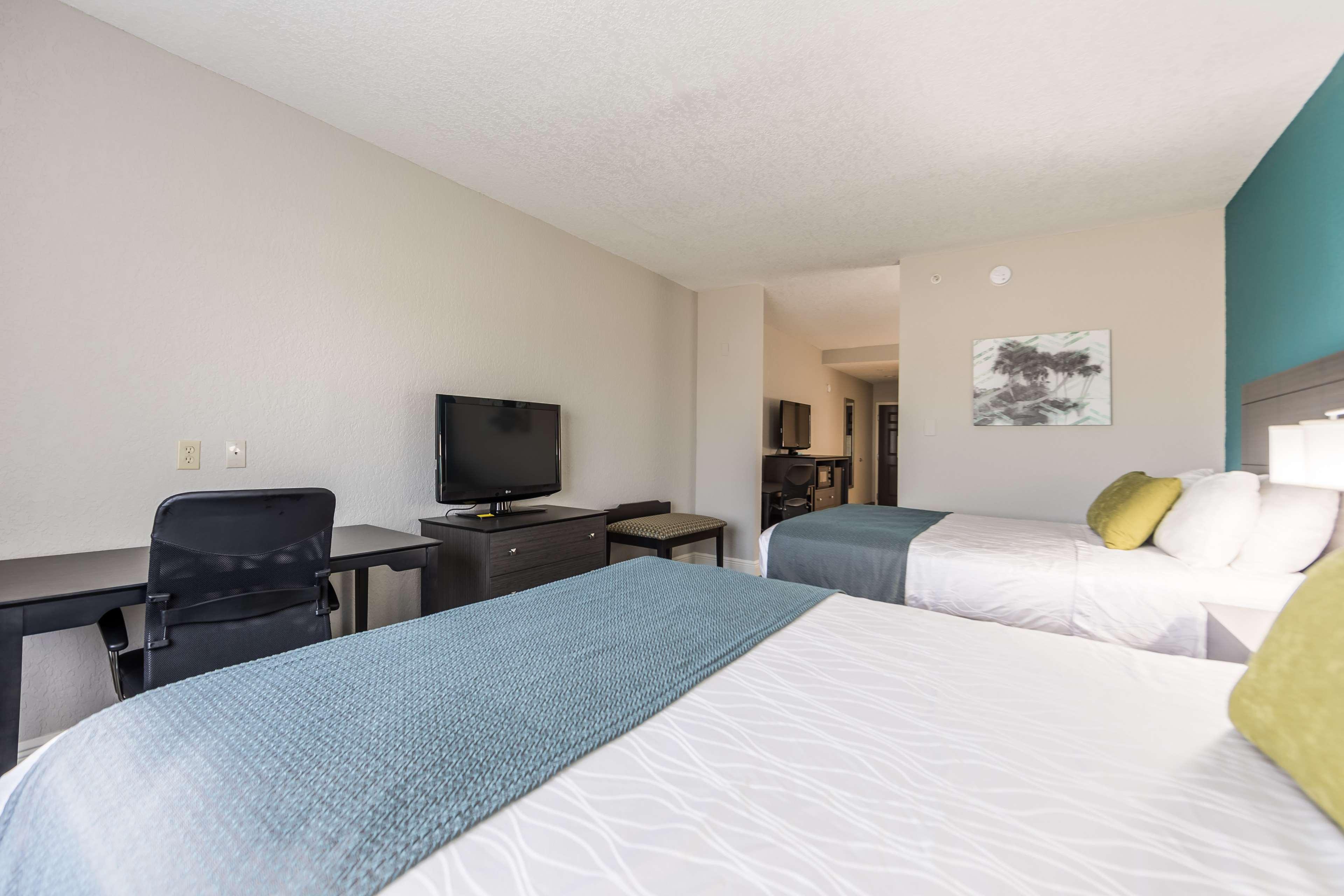 Suite Two Queen Beds