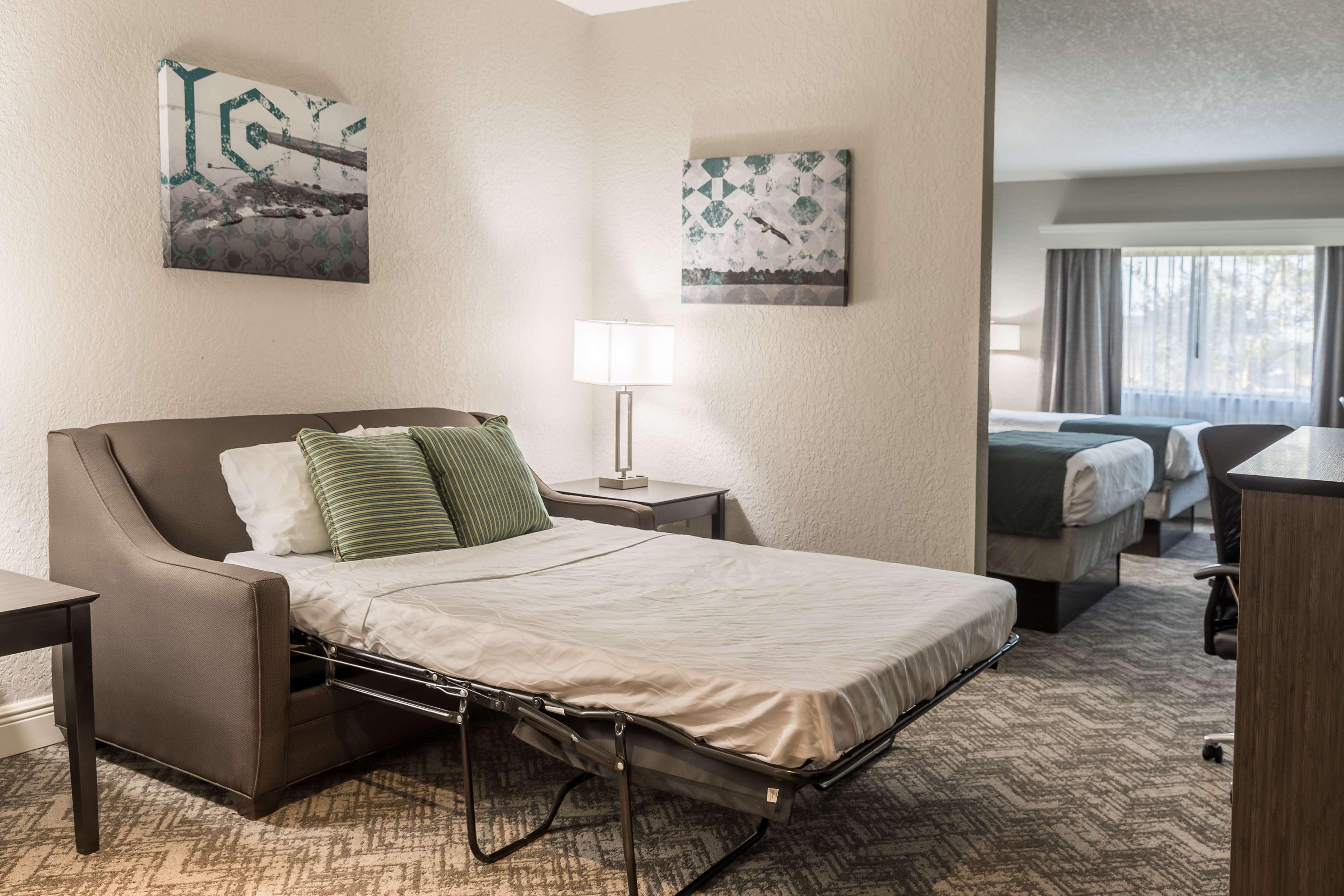 Suite Two Queen Beds Non Smoking