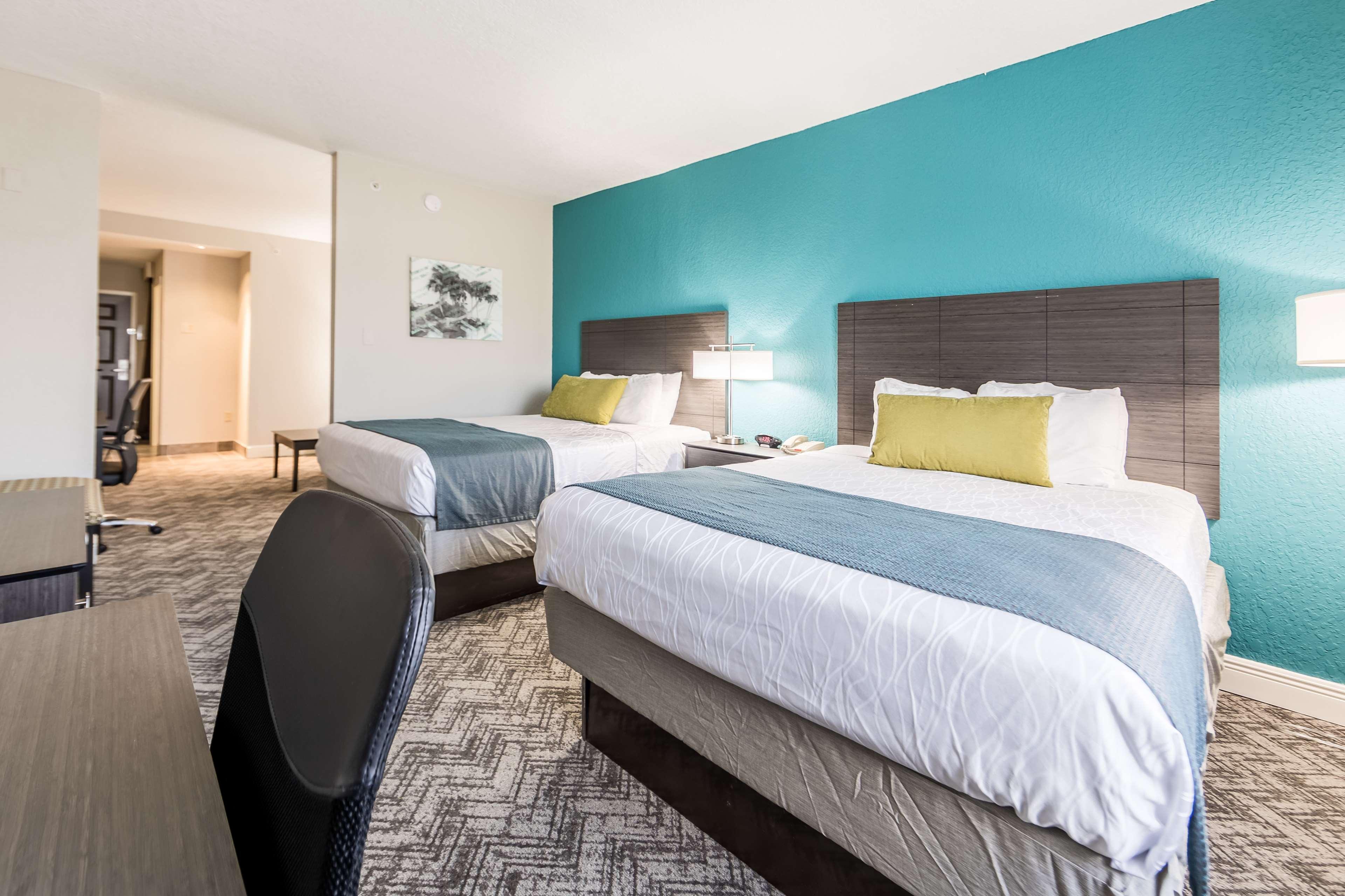 Suite Two Queen Beds Non Smoking