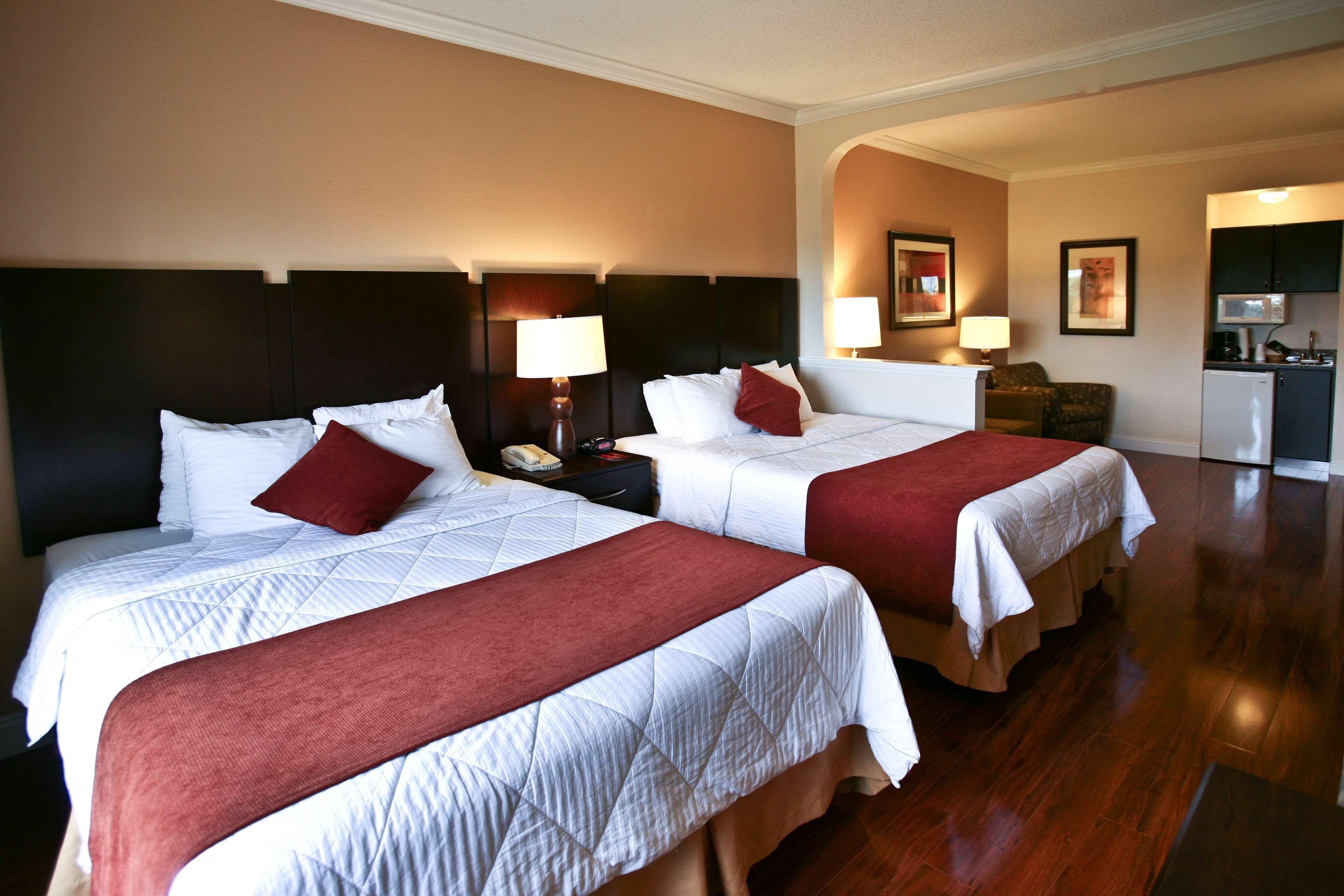 Suite Two Queen Beds