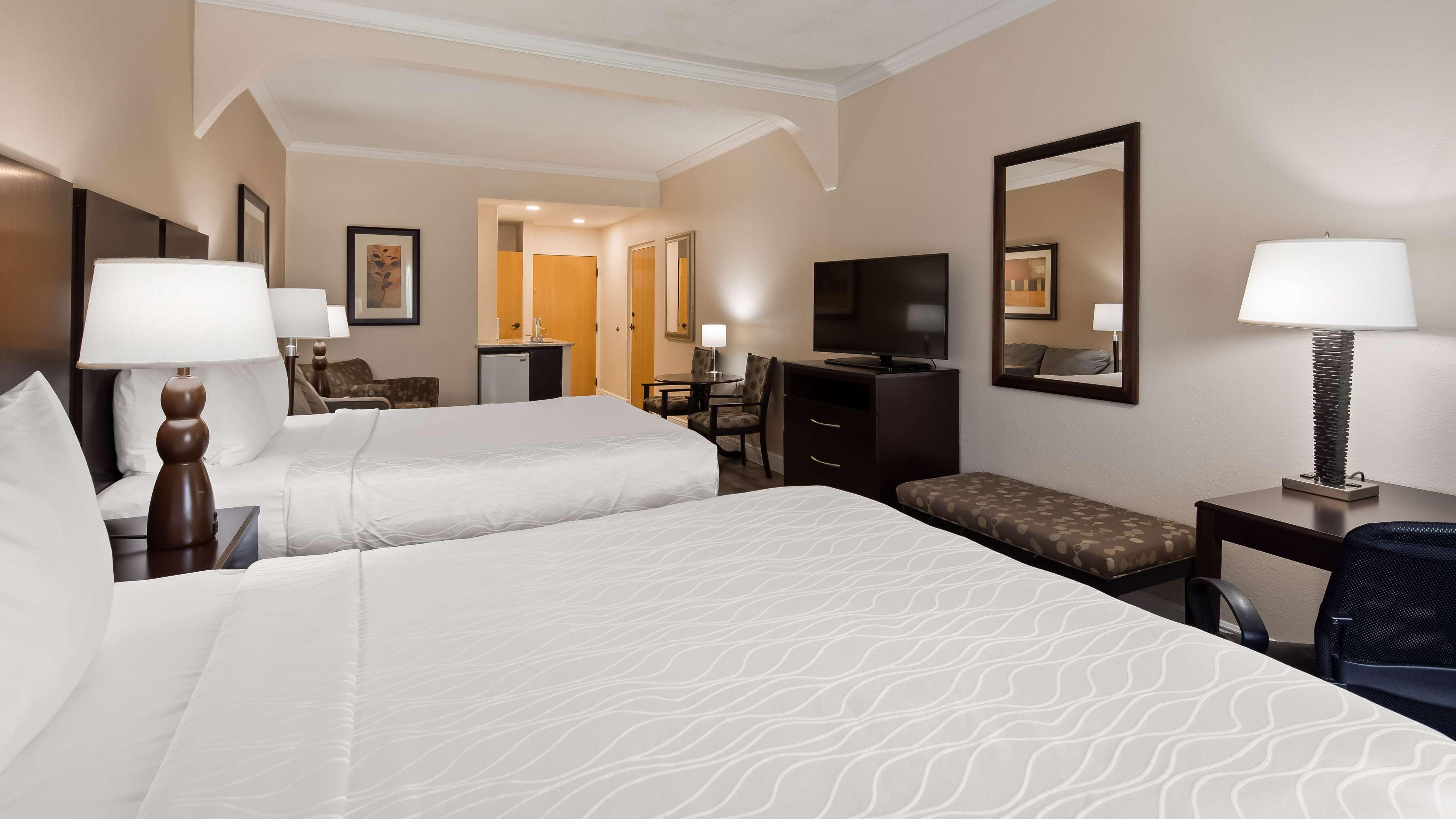 Suite Two Queen Beds