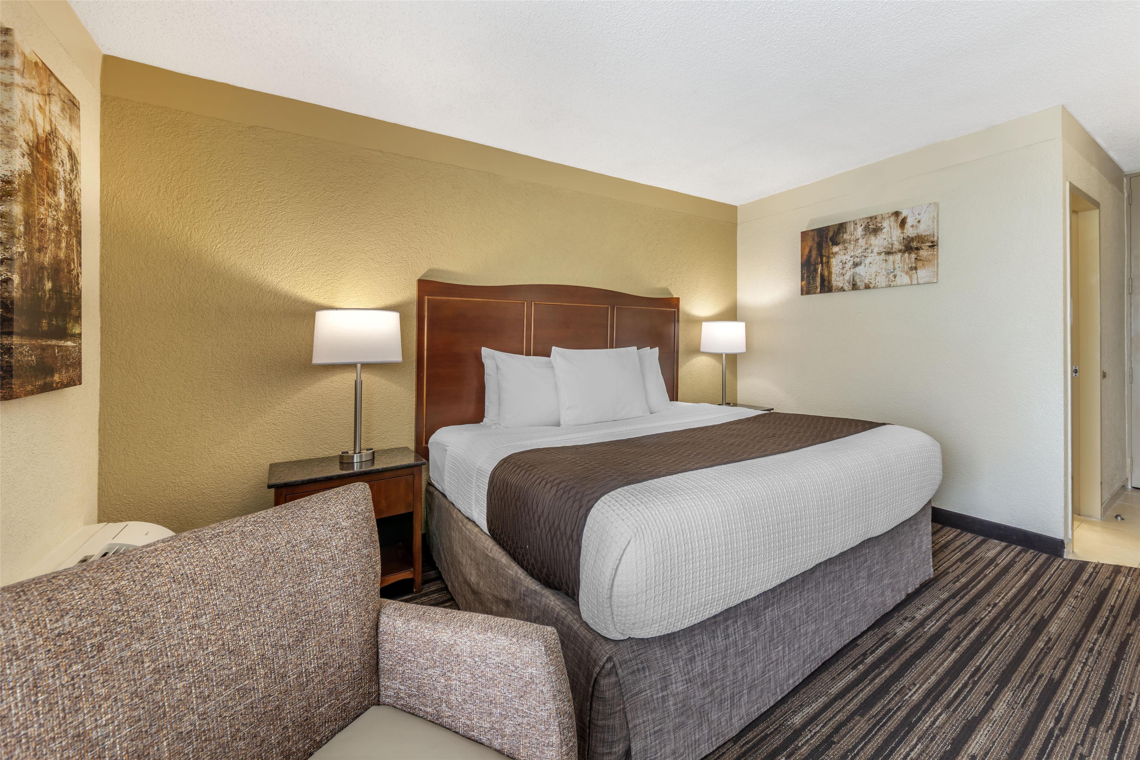 Room King Bed Non Smoking