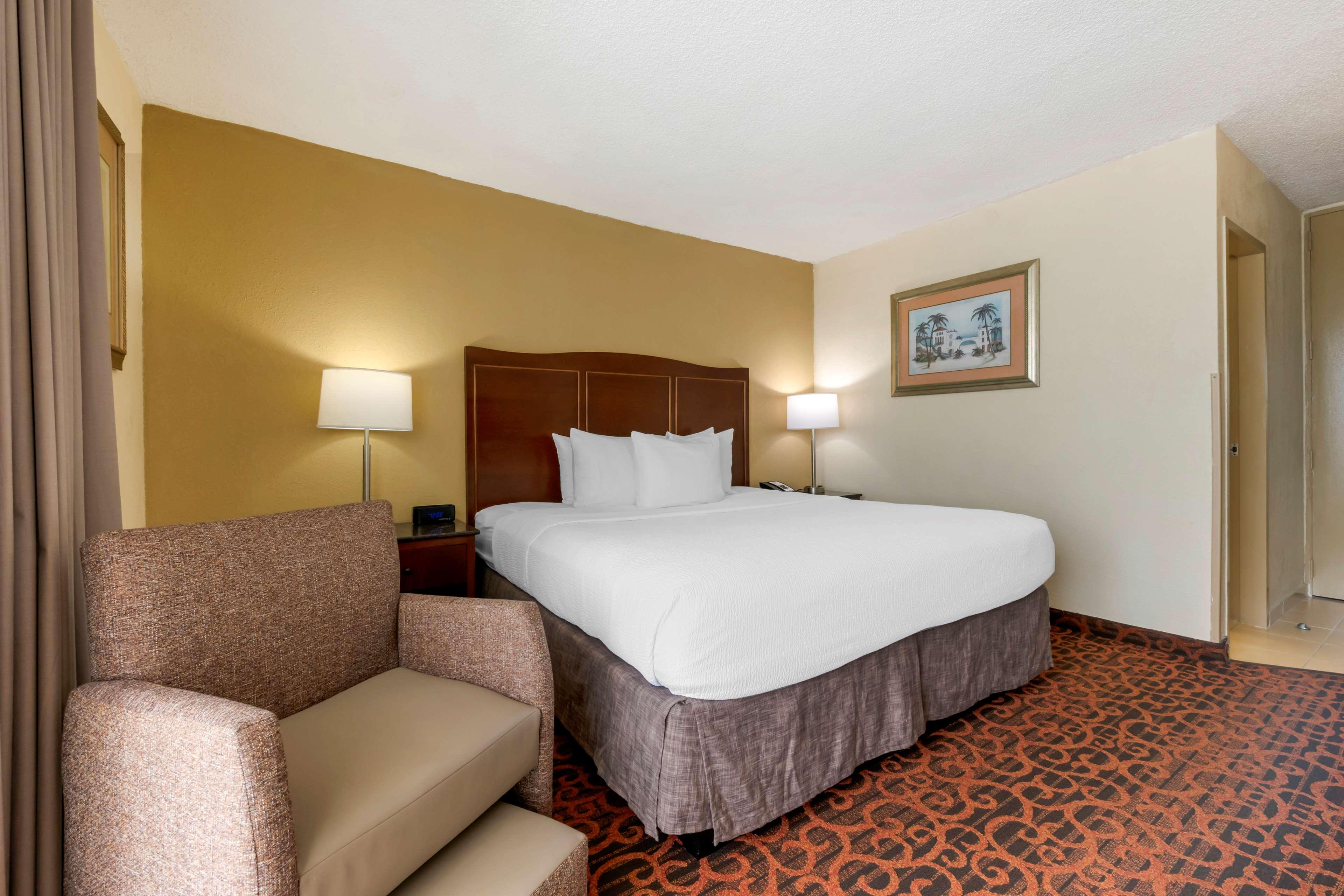 Room King Bed Non Smoking