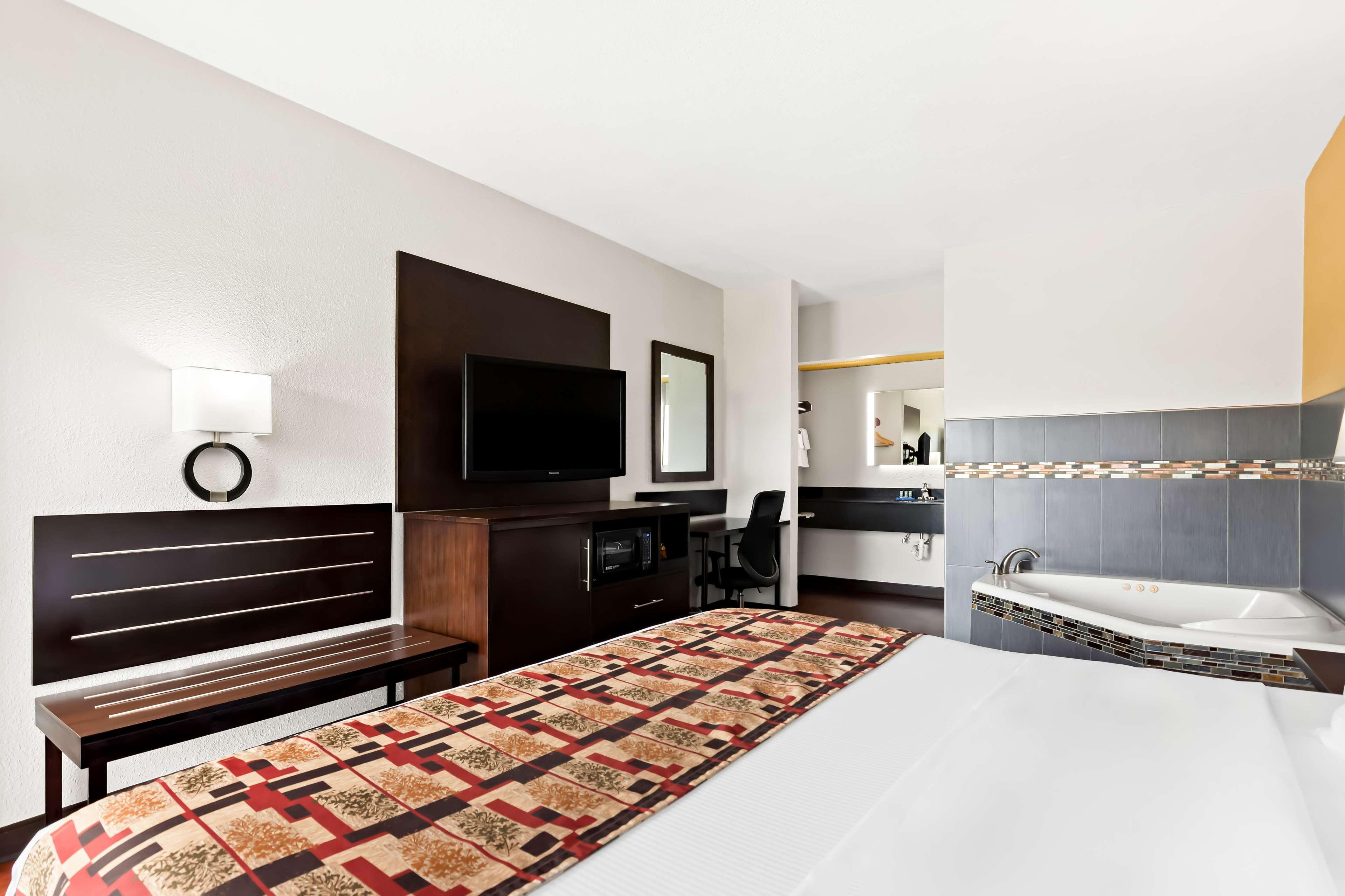 Room King Bed Non Smoking