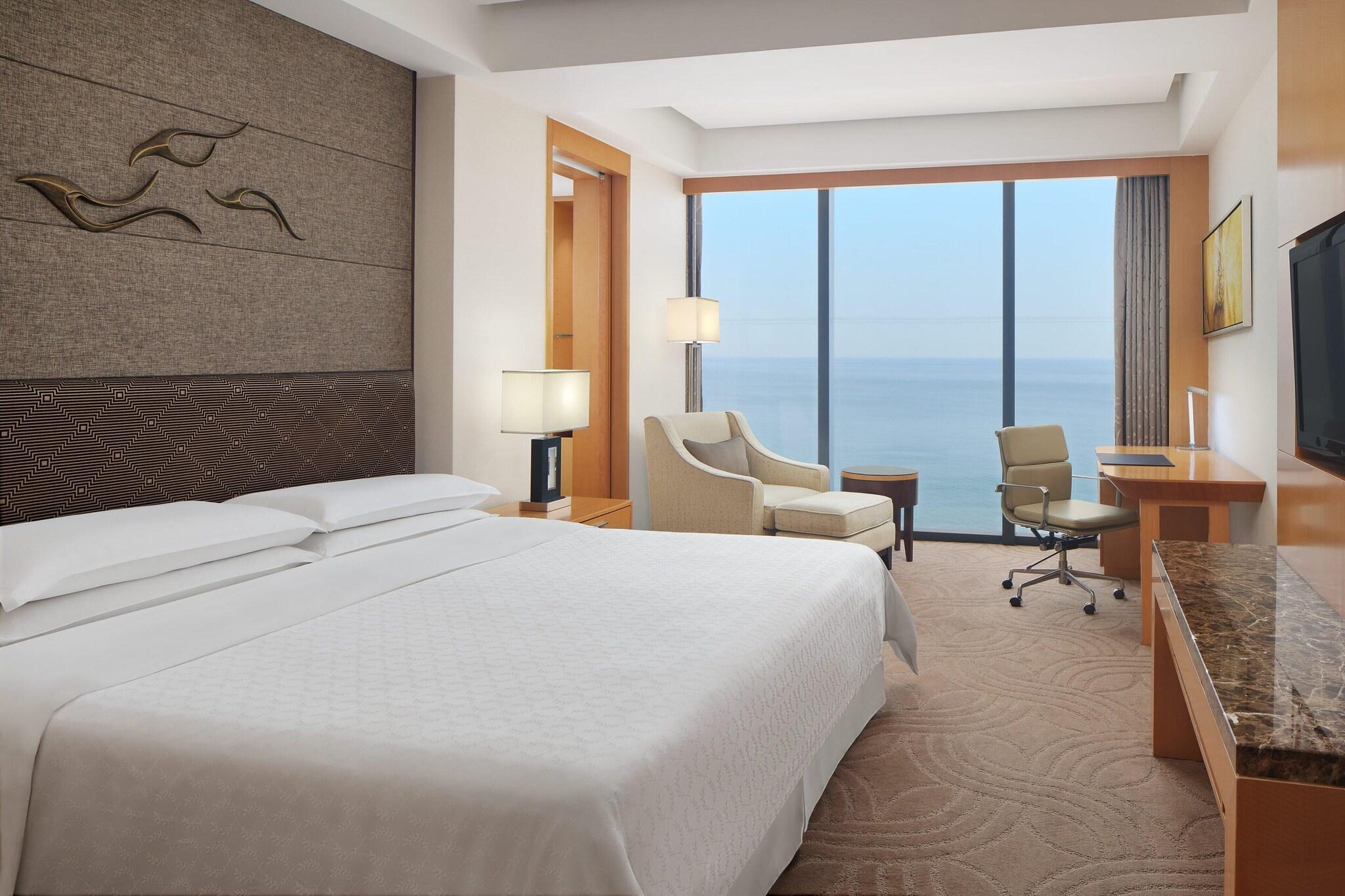 Suite Ocean View King Bed