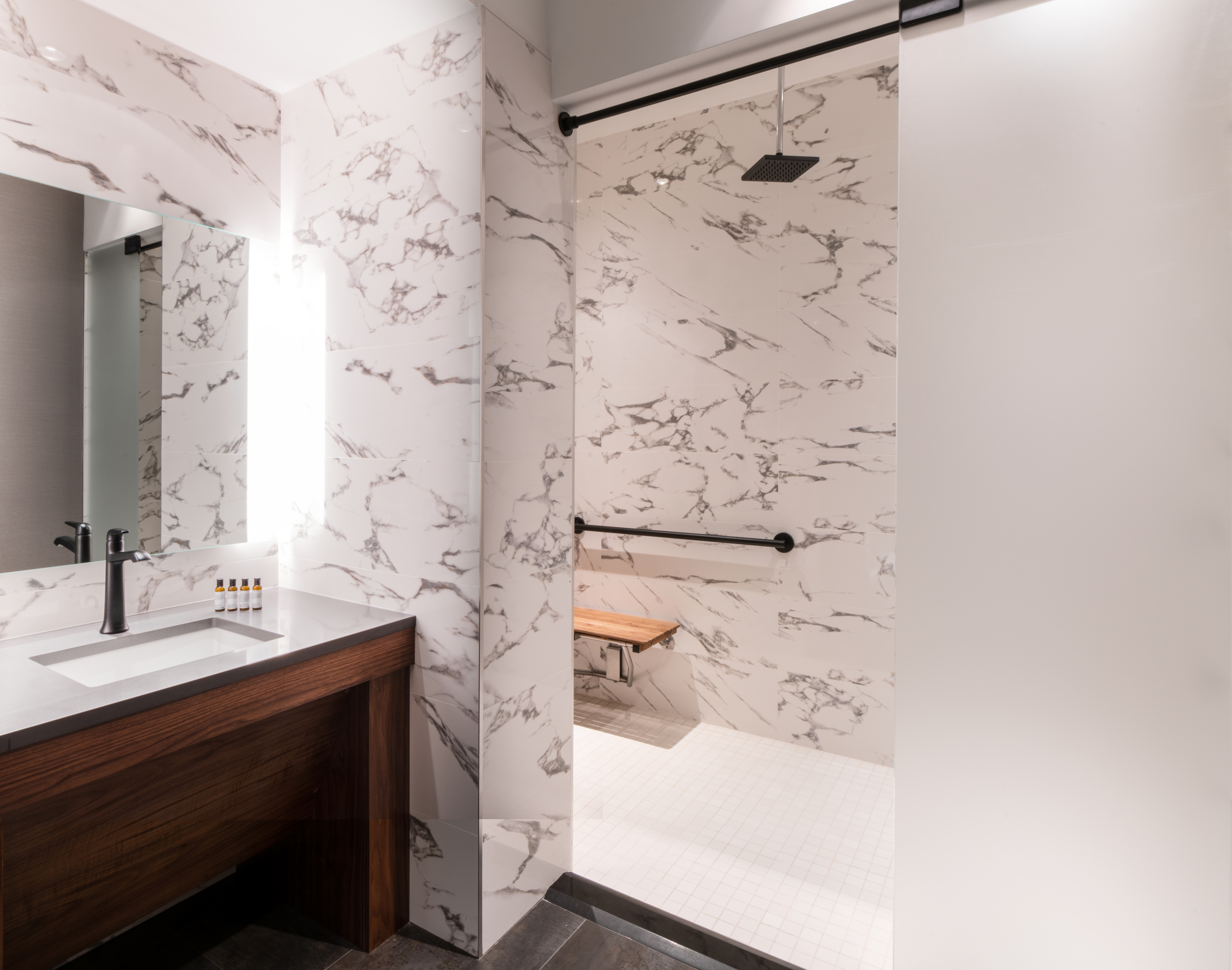 Double Deluxe King Bed