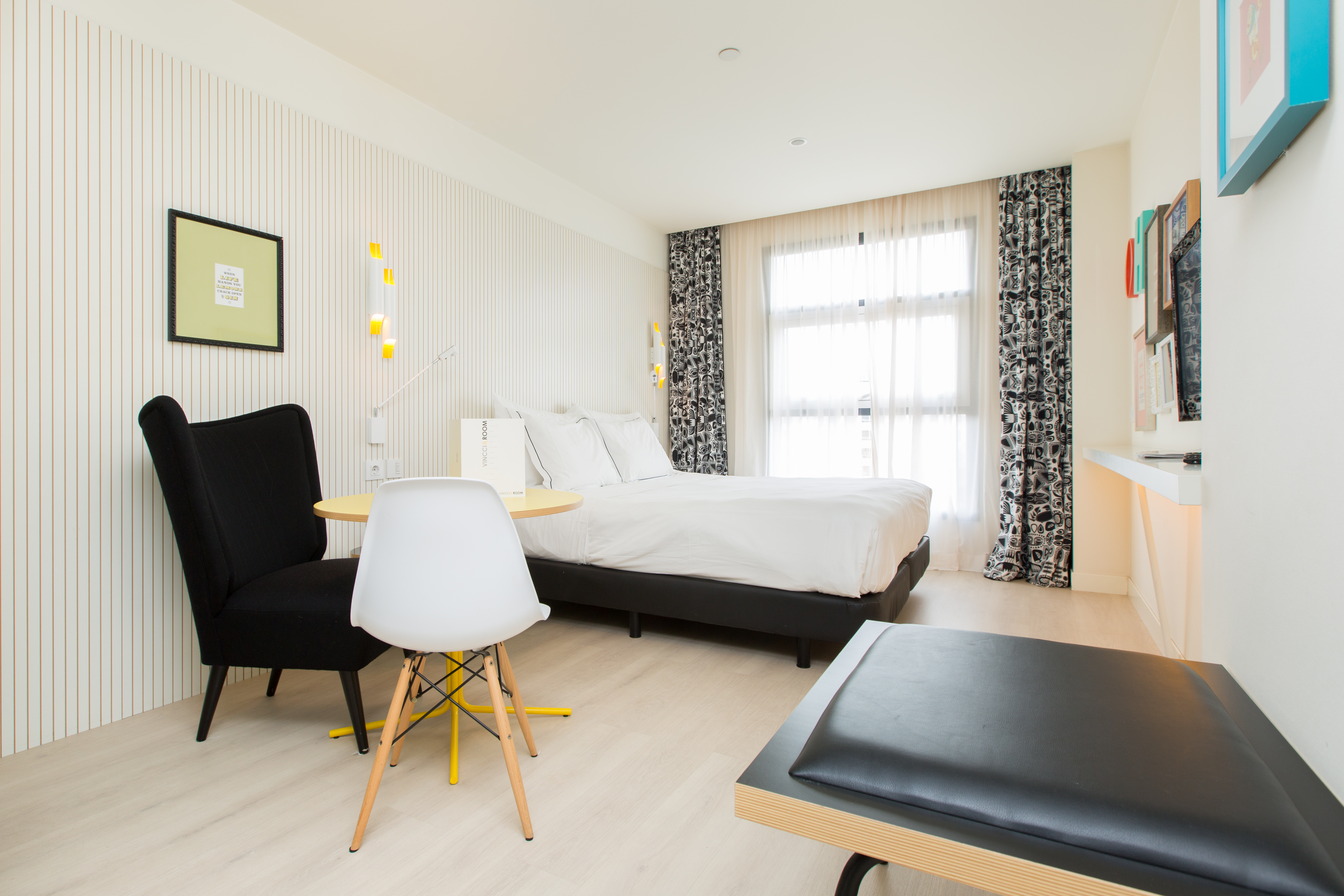 Room Connecting Room