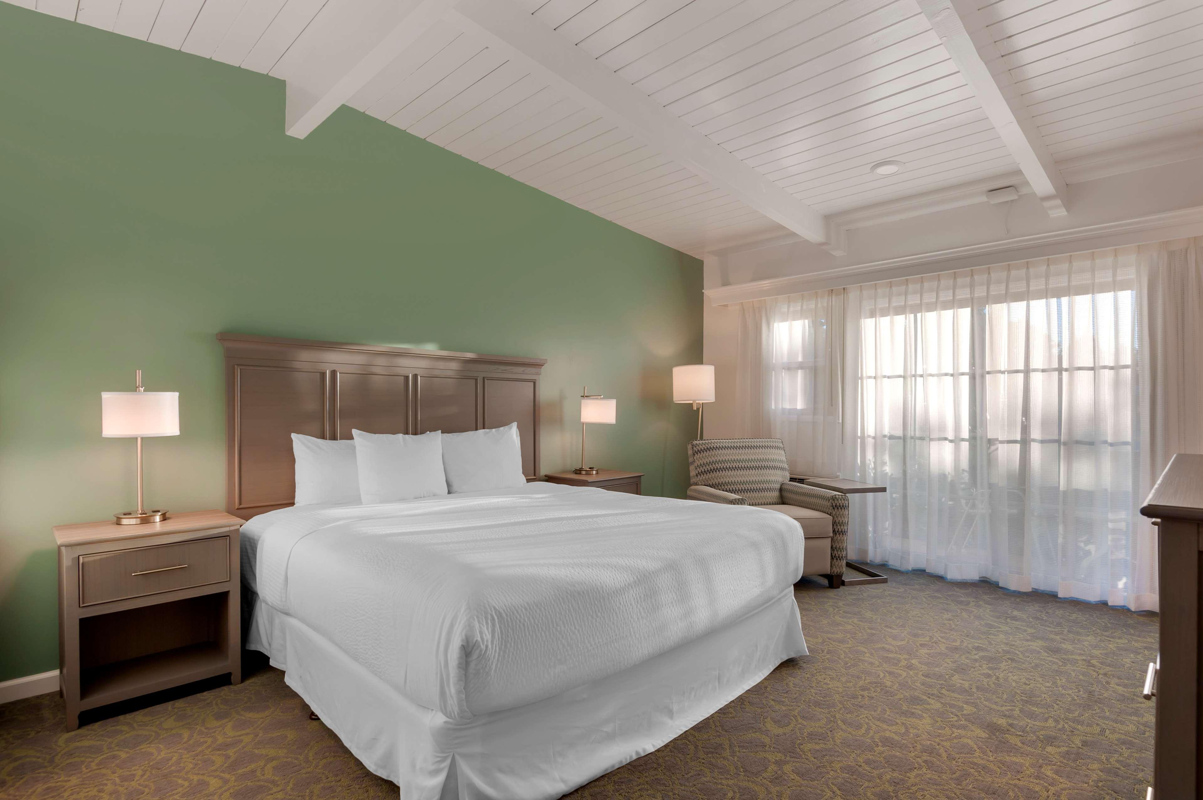 Double Queen Bed Non Smoking