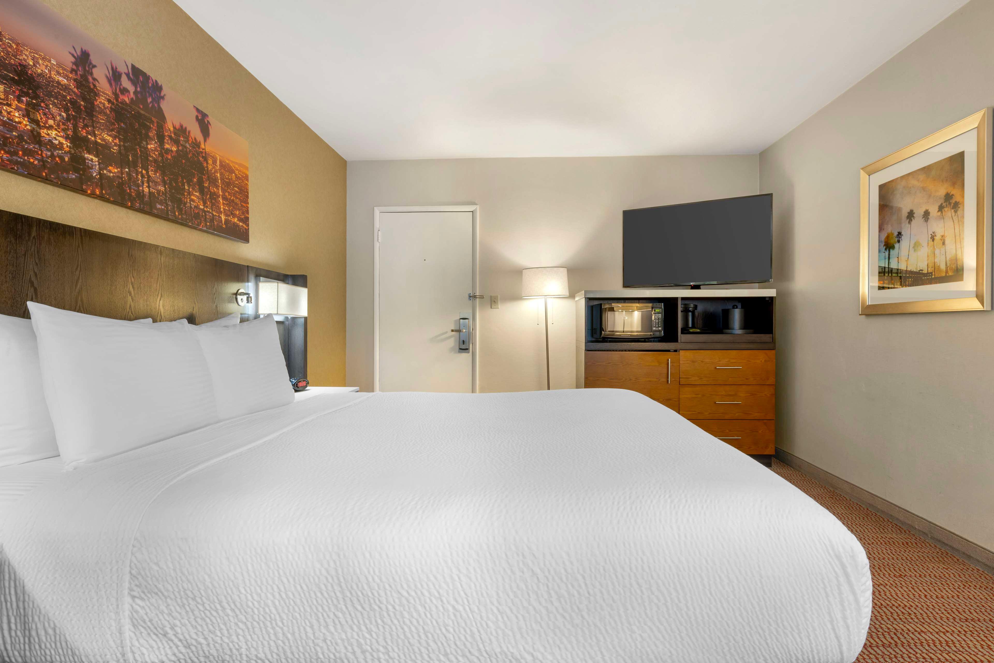 Room King Bed Non Smoking