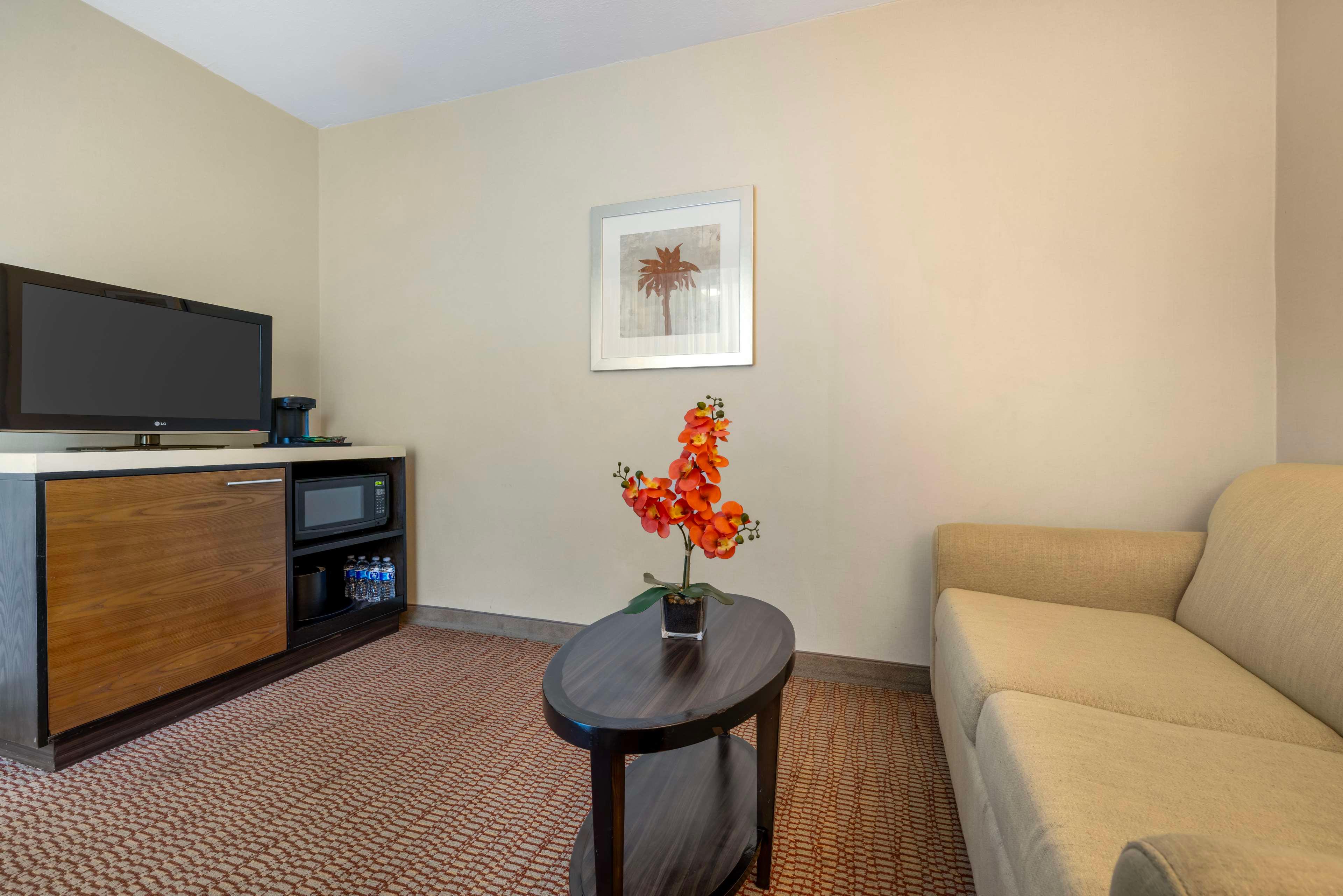 Suite Two Queen Beds