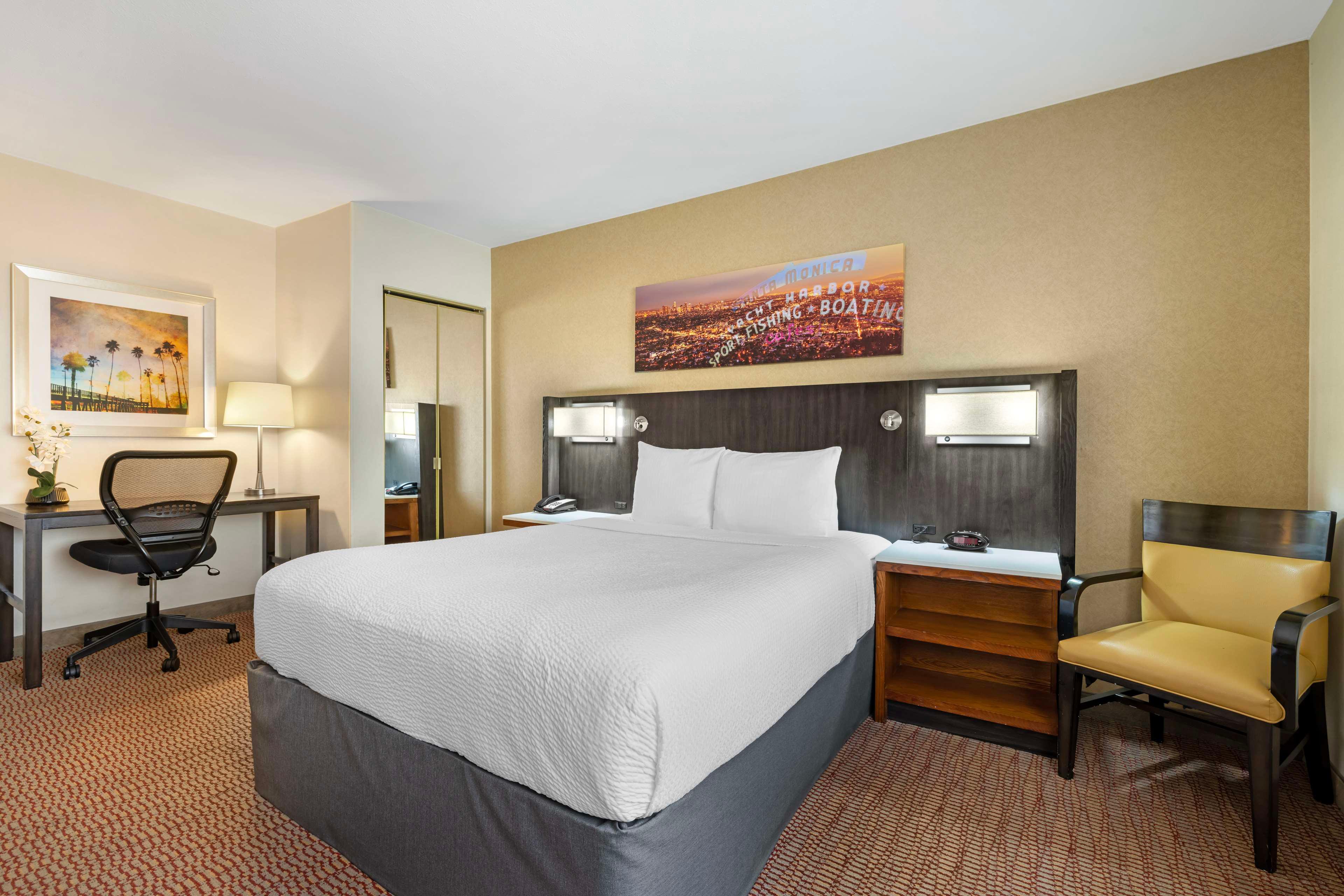 Double Queen Size Bed