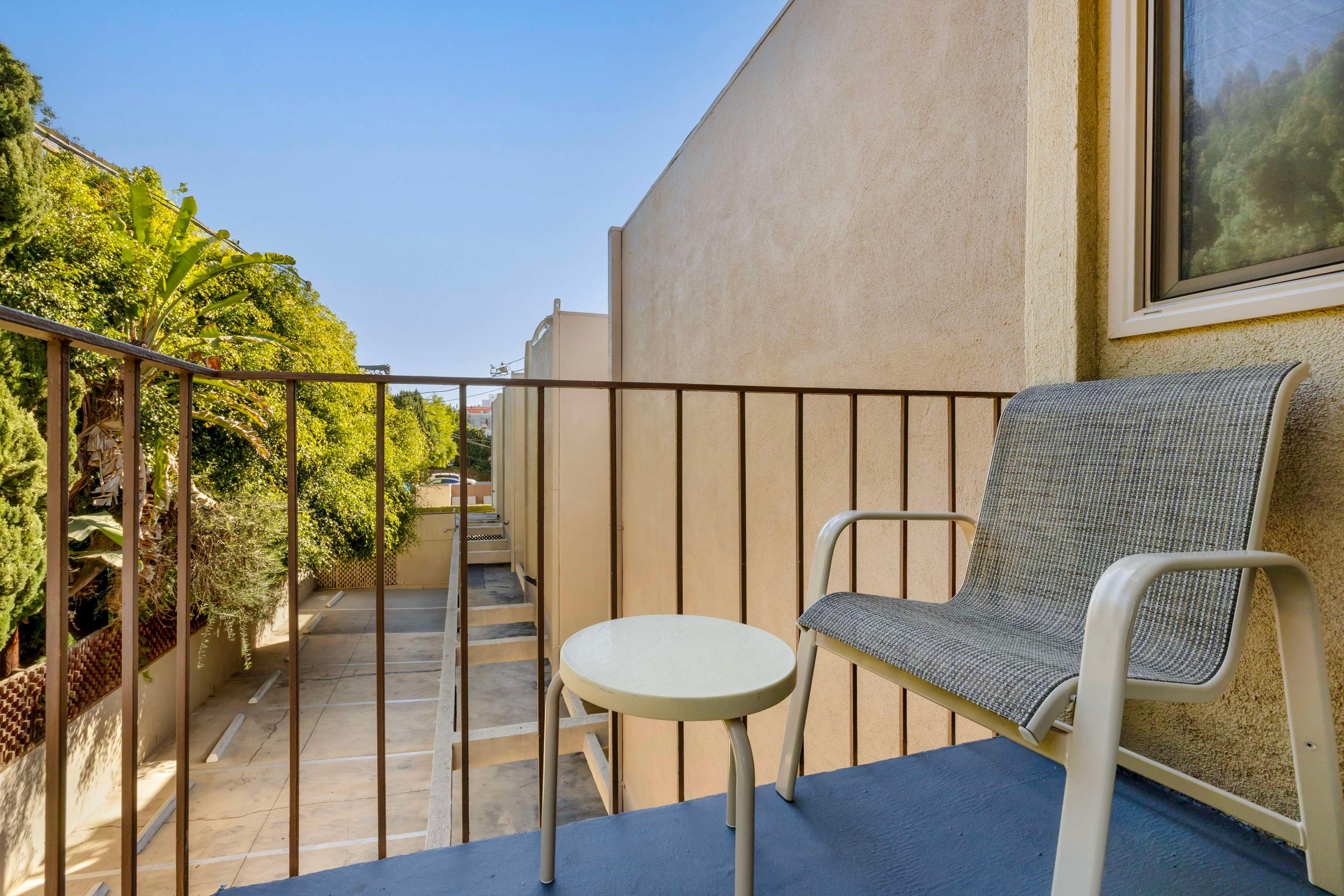 Suite Queen Size Bed