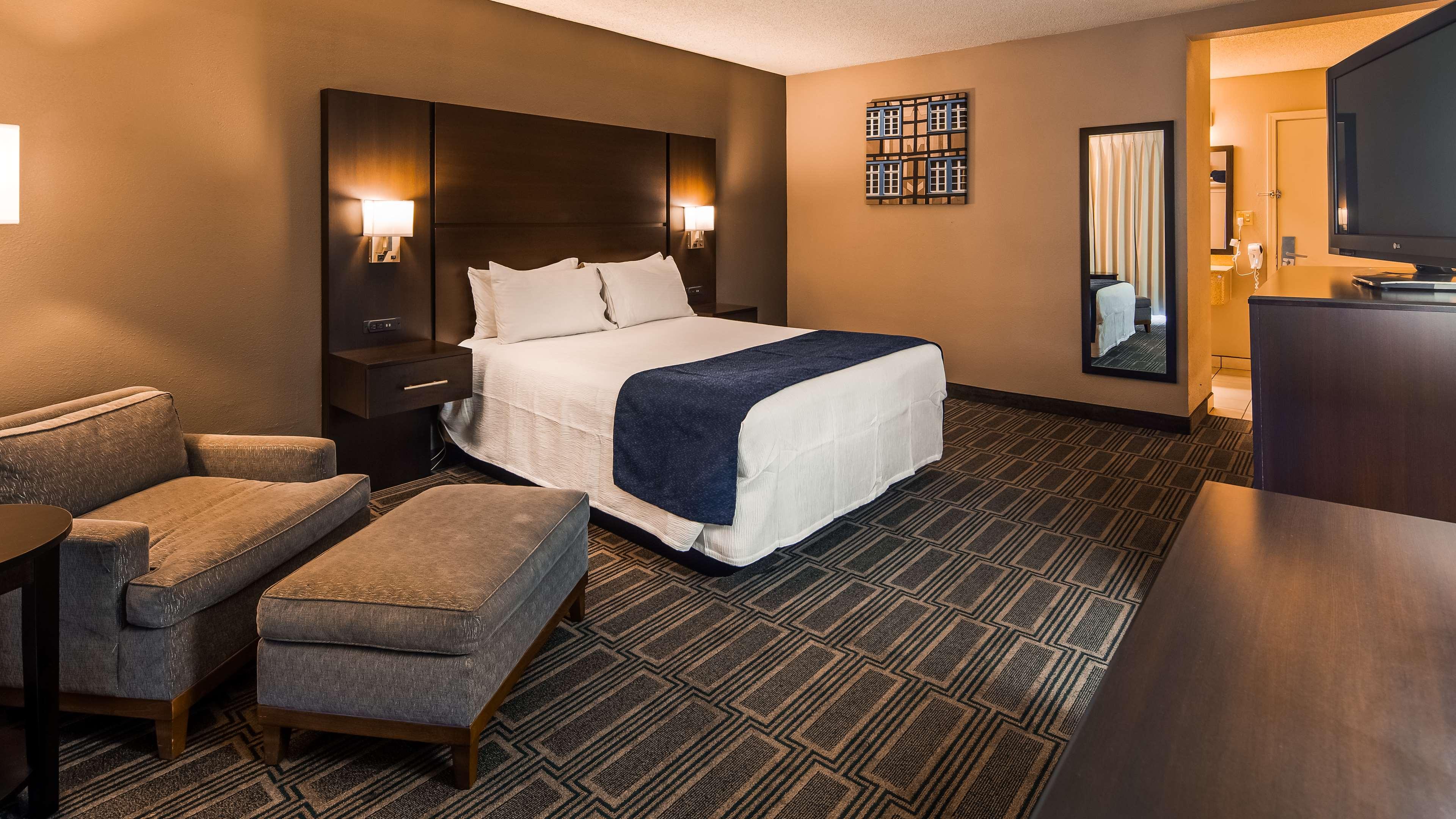 Room Accessible-queen Size Bed