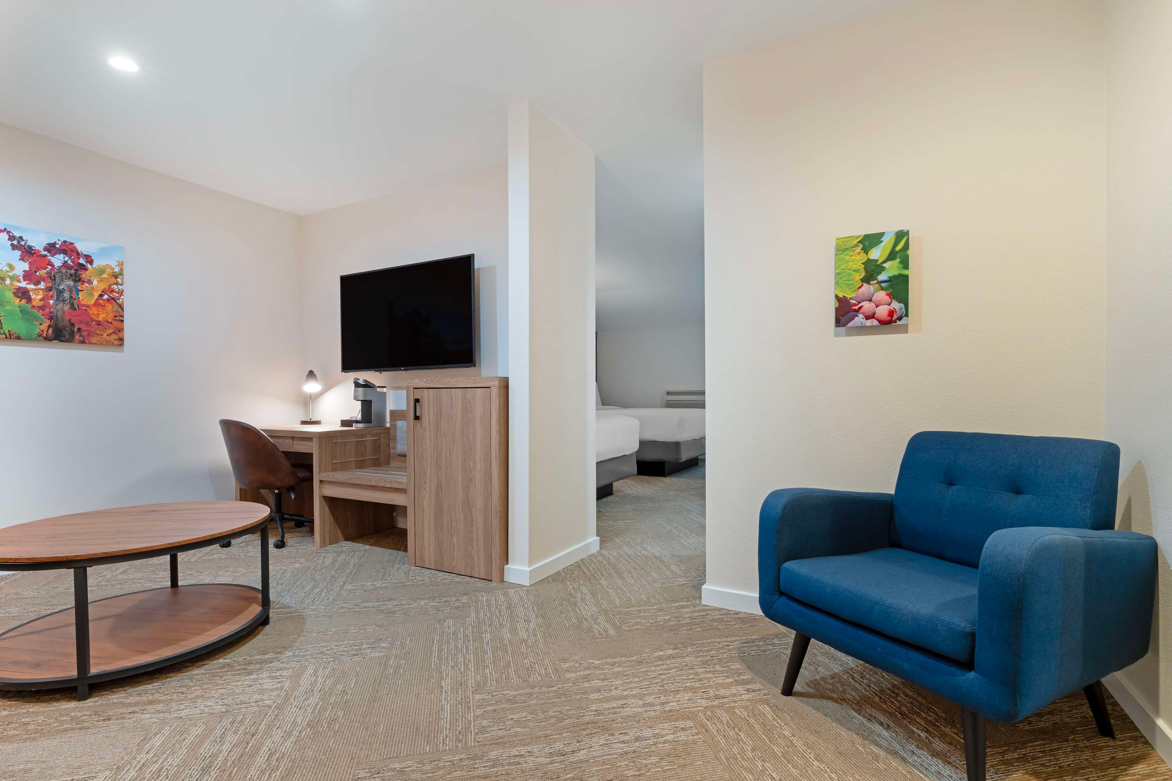 Suite Two Queen Beds