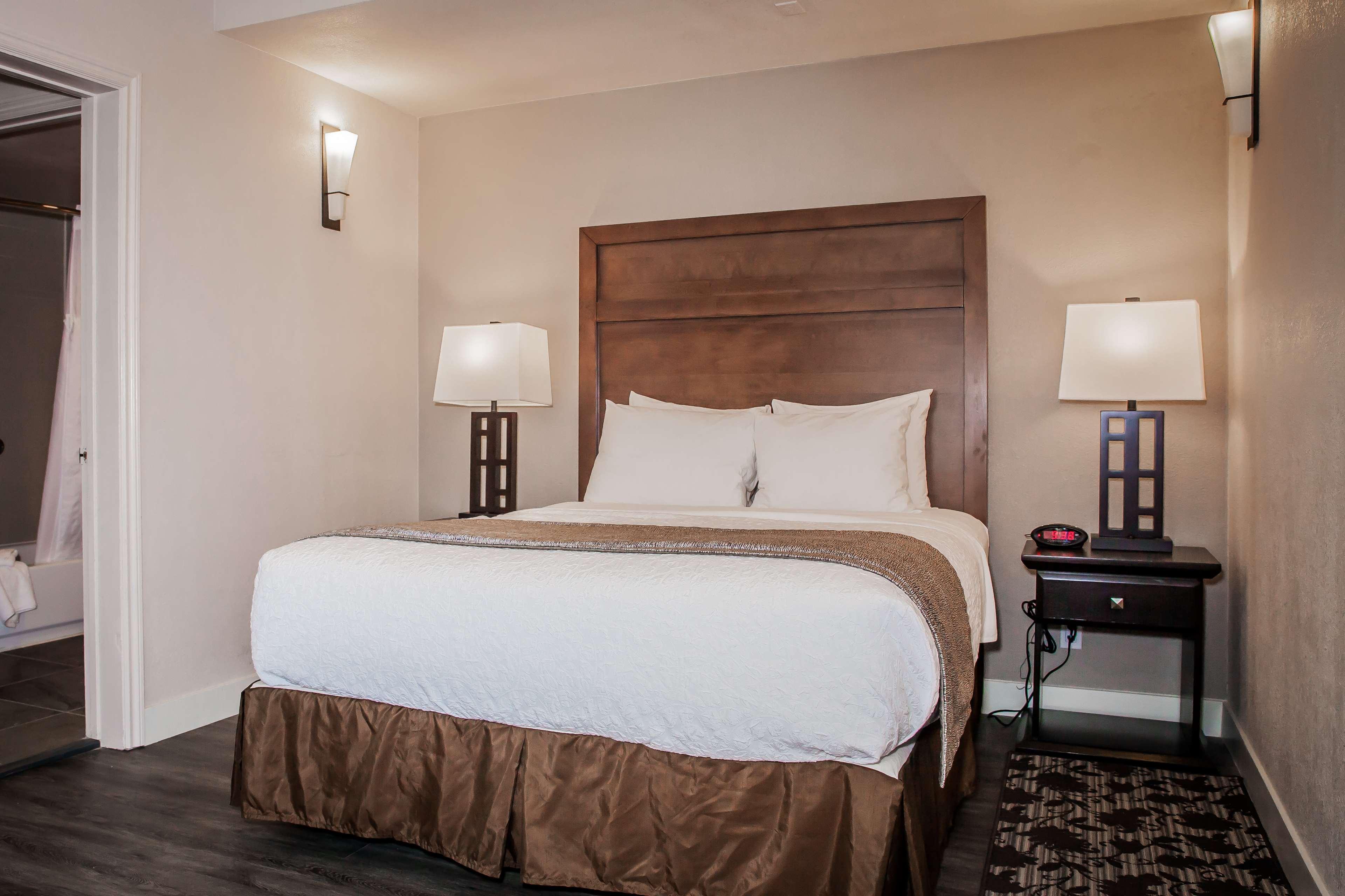 Suite Queen Bed Non Smoking