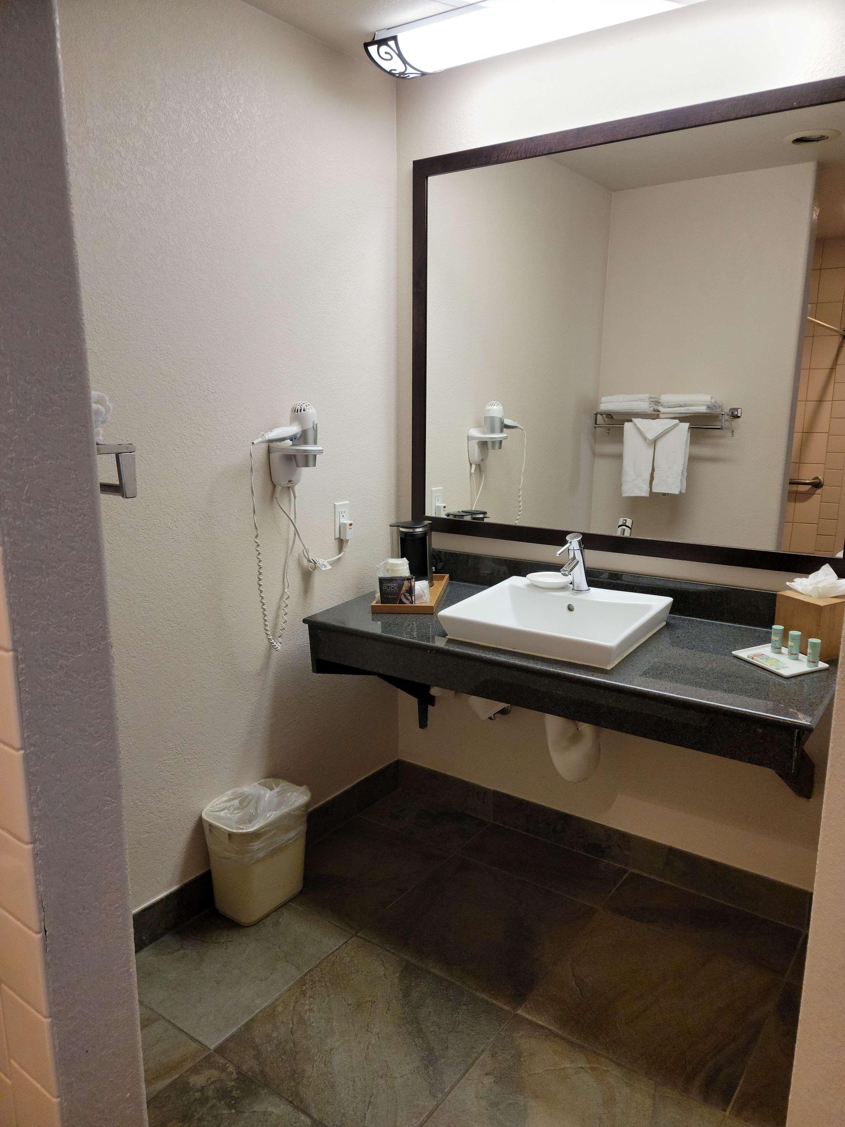 Room King Bed Non Smoking