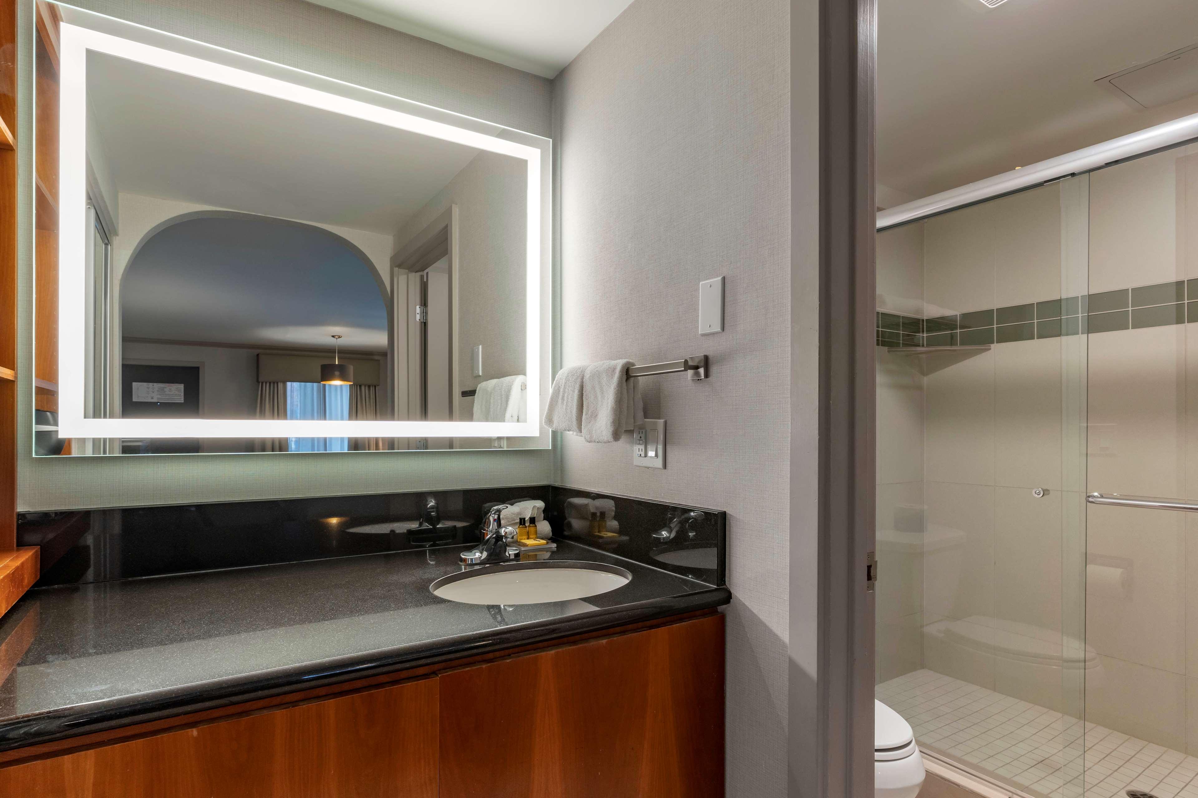 Double King Bed Non Smoking