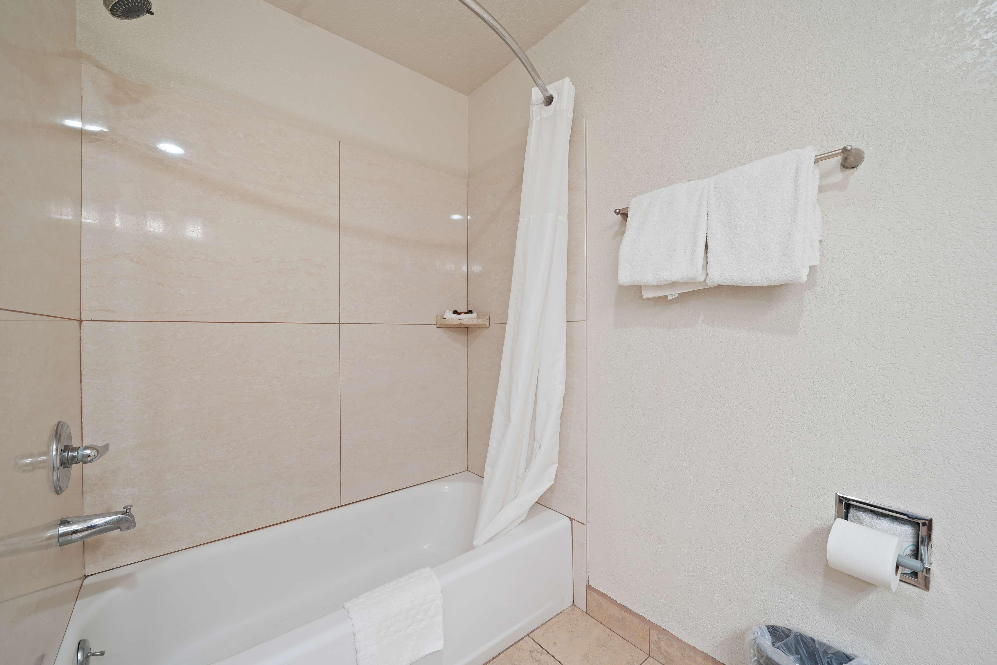 Suite Queen Size Bed