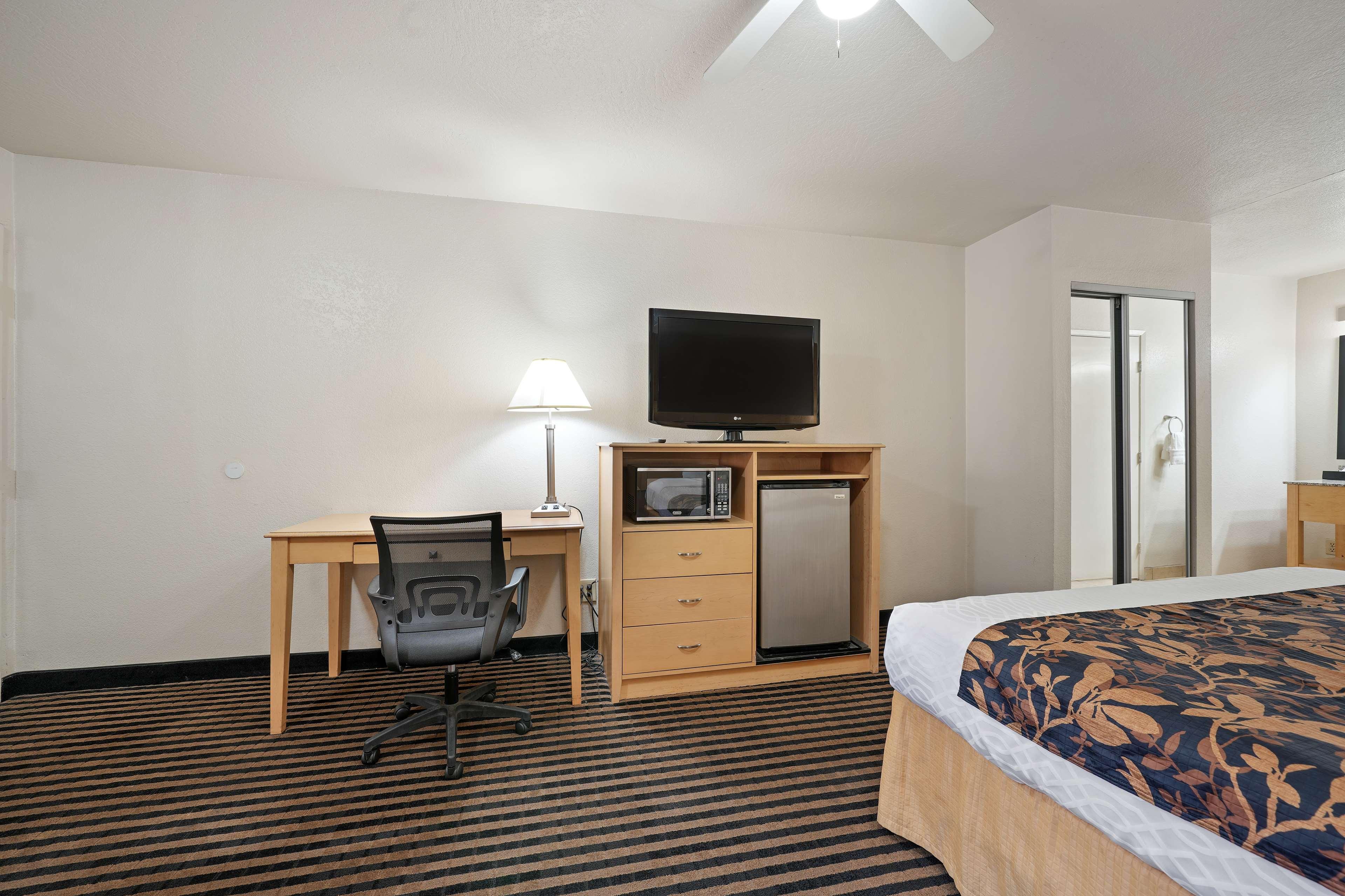 Room King Bed Non Smoking