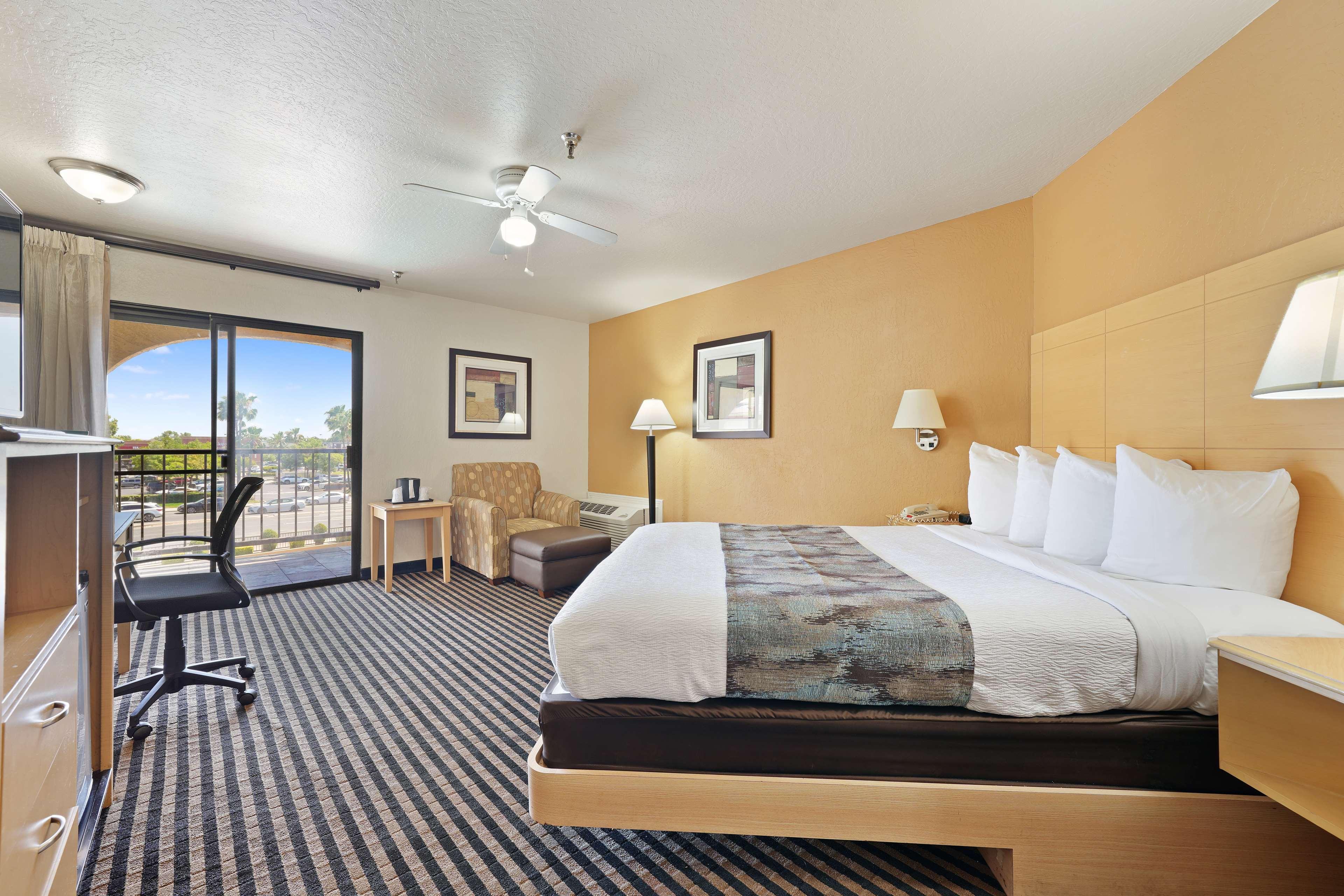 Suite Queen Size Bed