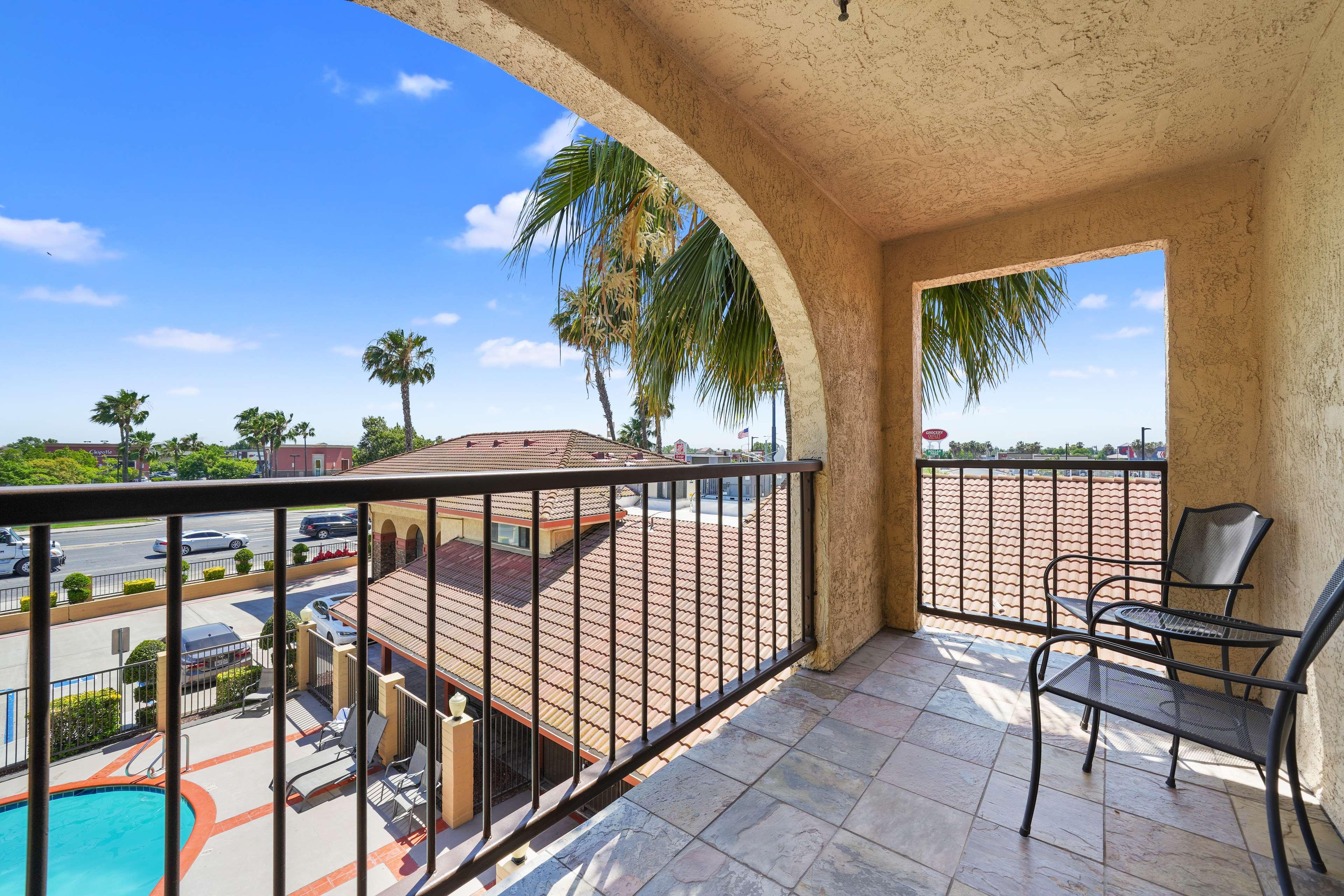 Suite Queen Size Bed