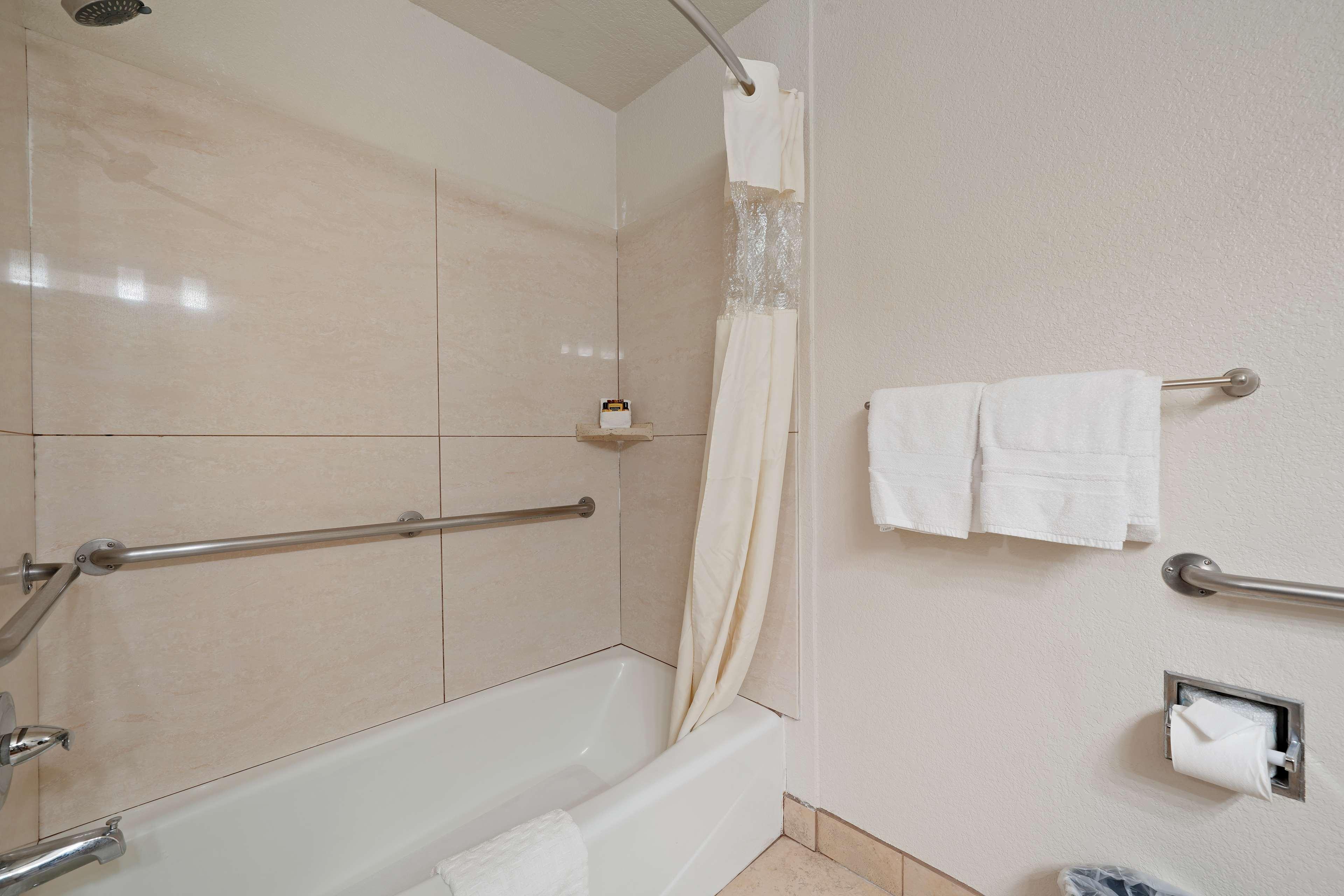 Room Queen Bed Non Smoking