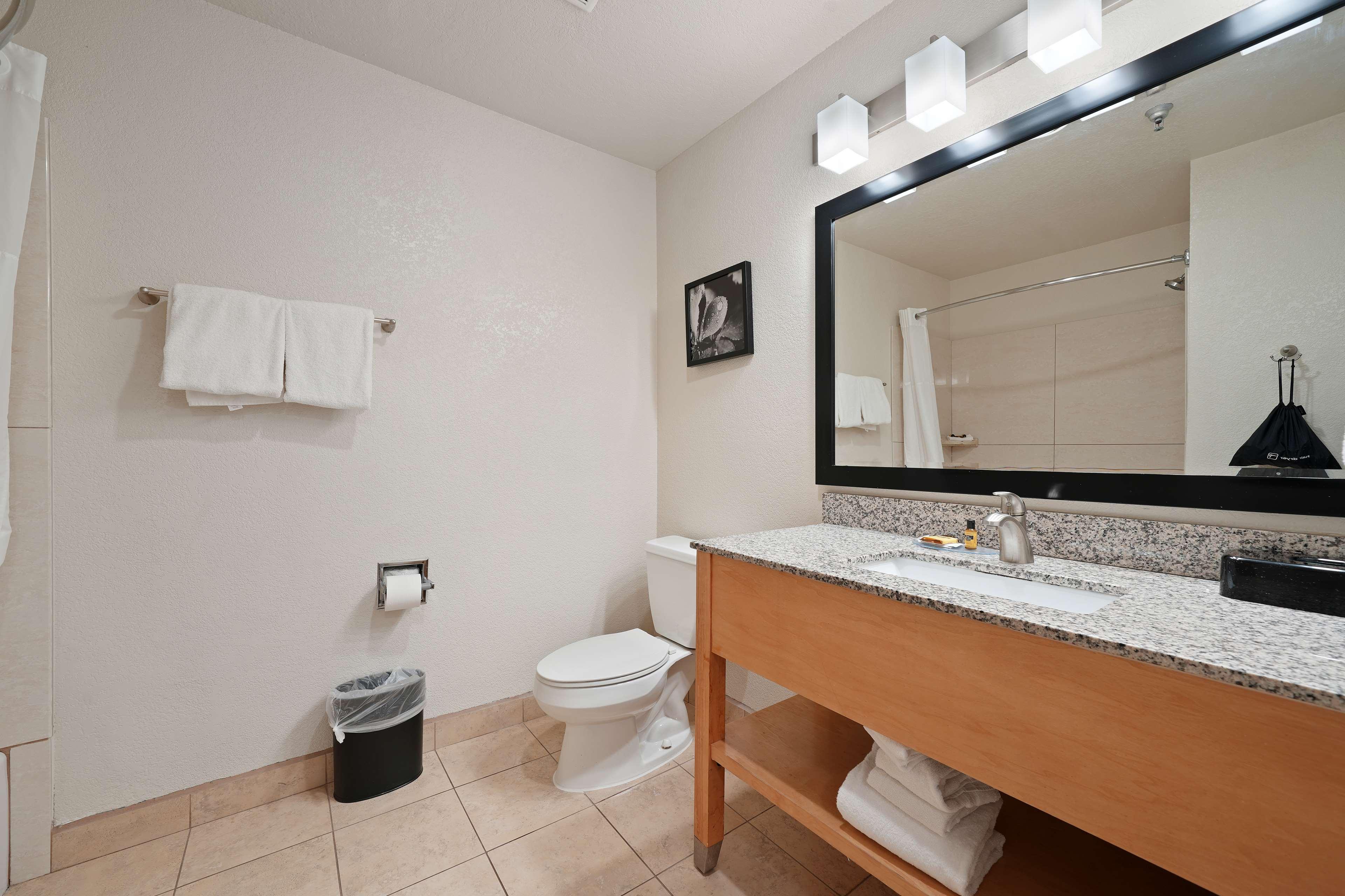 Suite Queen Size Bed