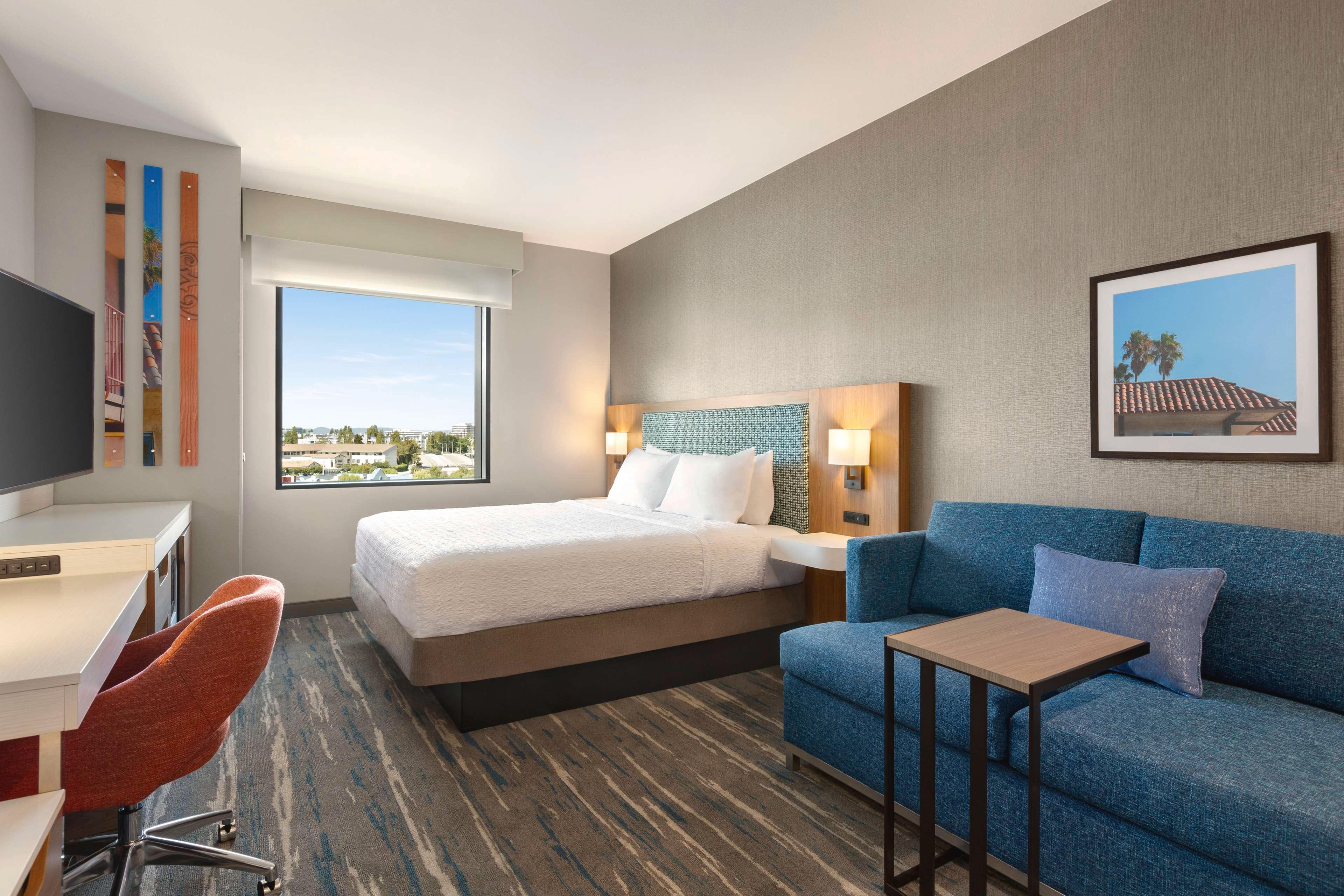 Studio King Size Bed