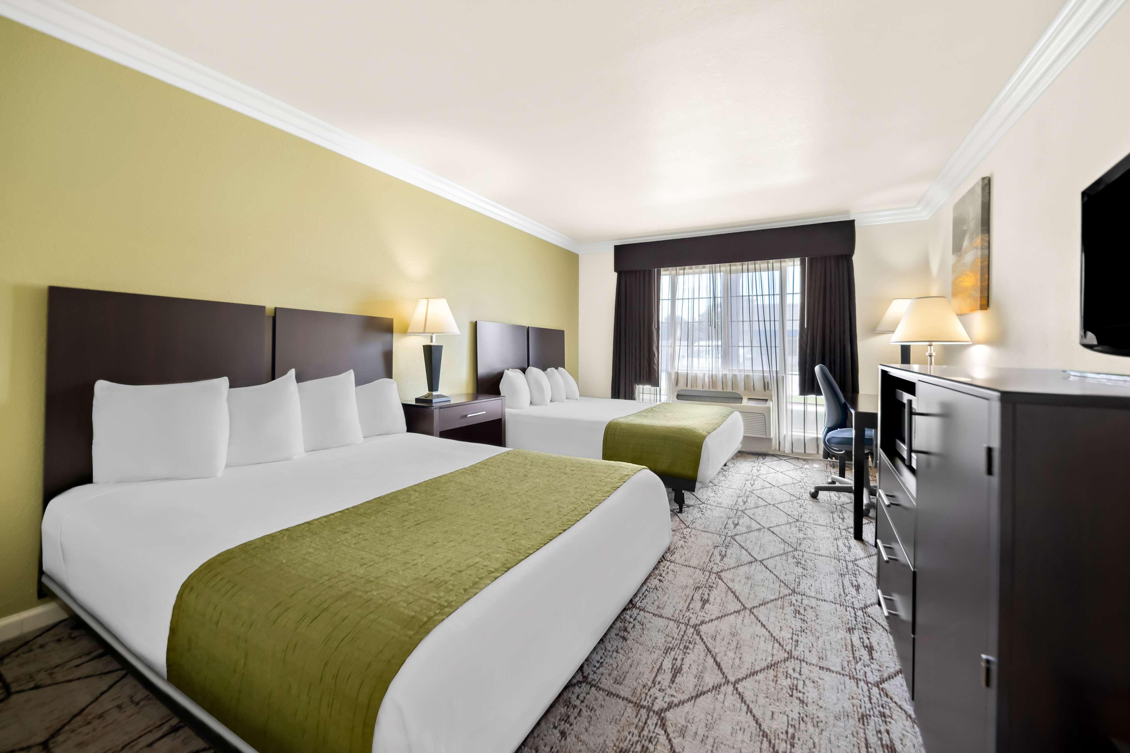 Double Accessible-two Queen Beds