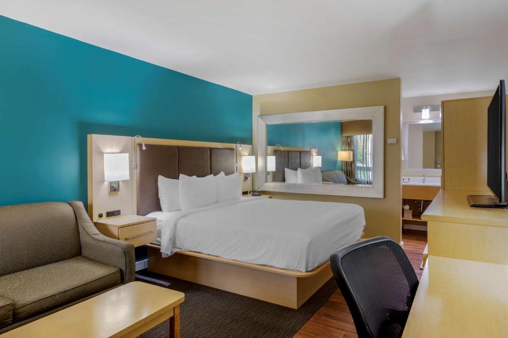 Double King Size Bed