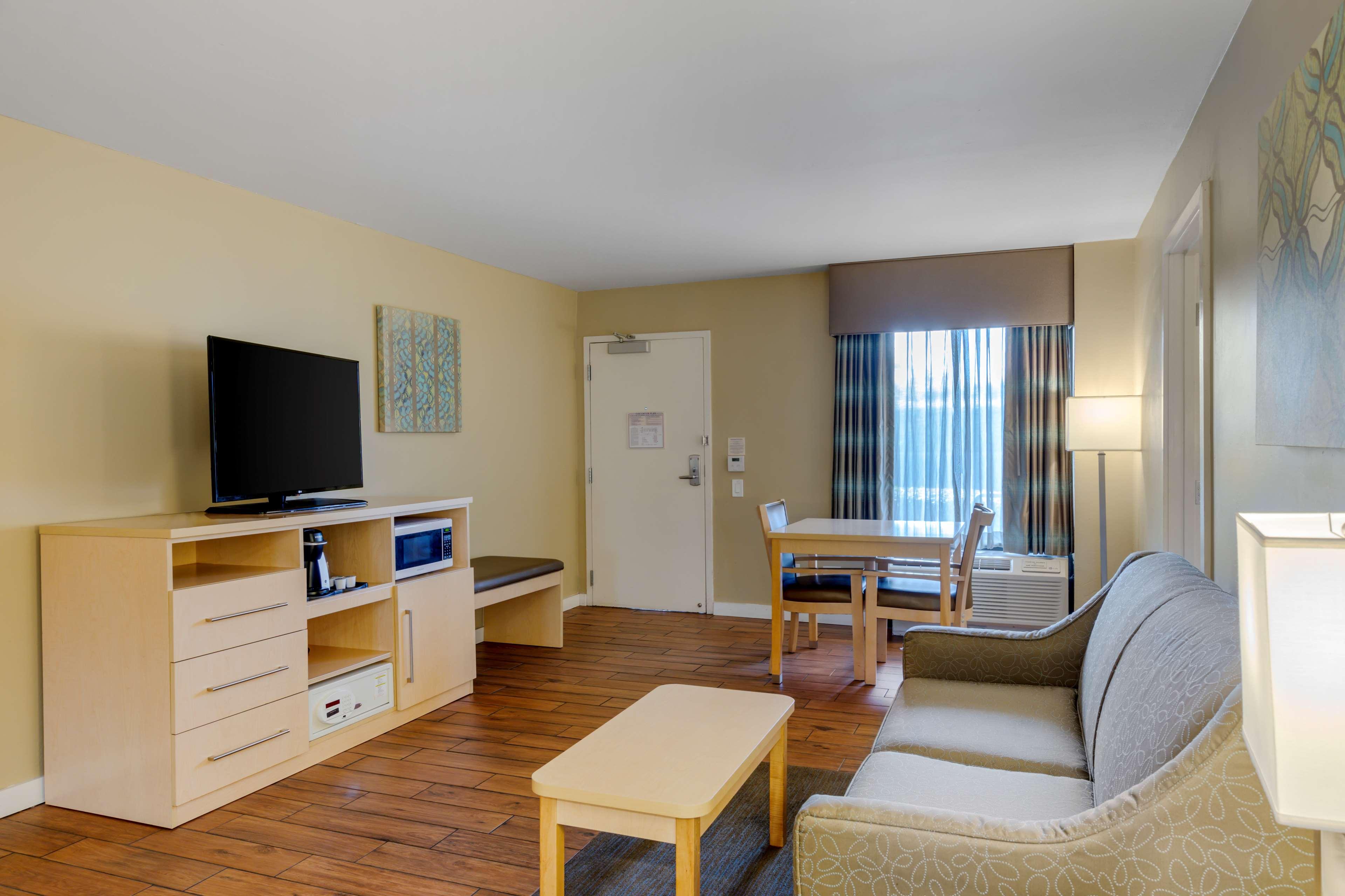 Suite Queen Size Bed