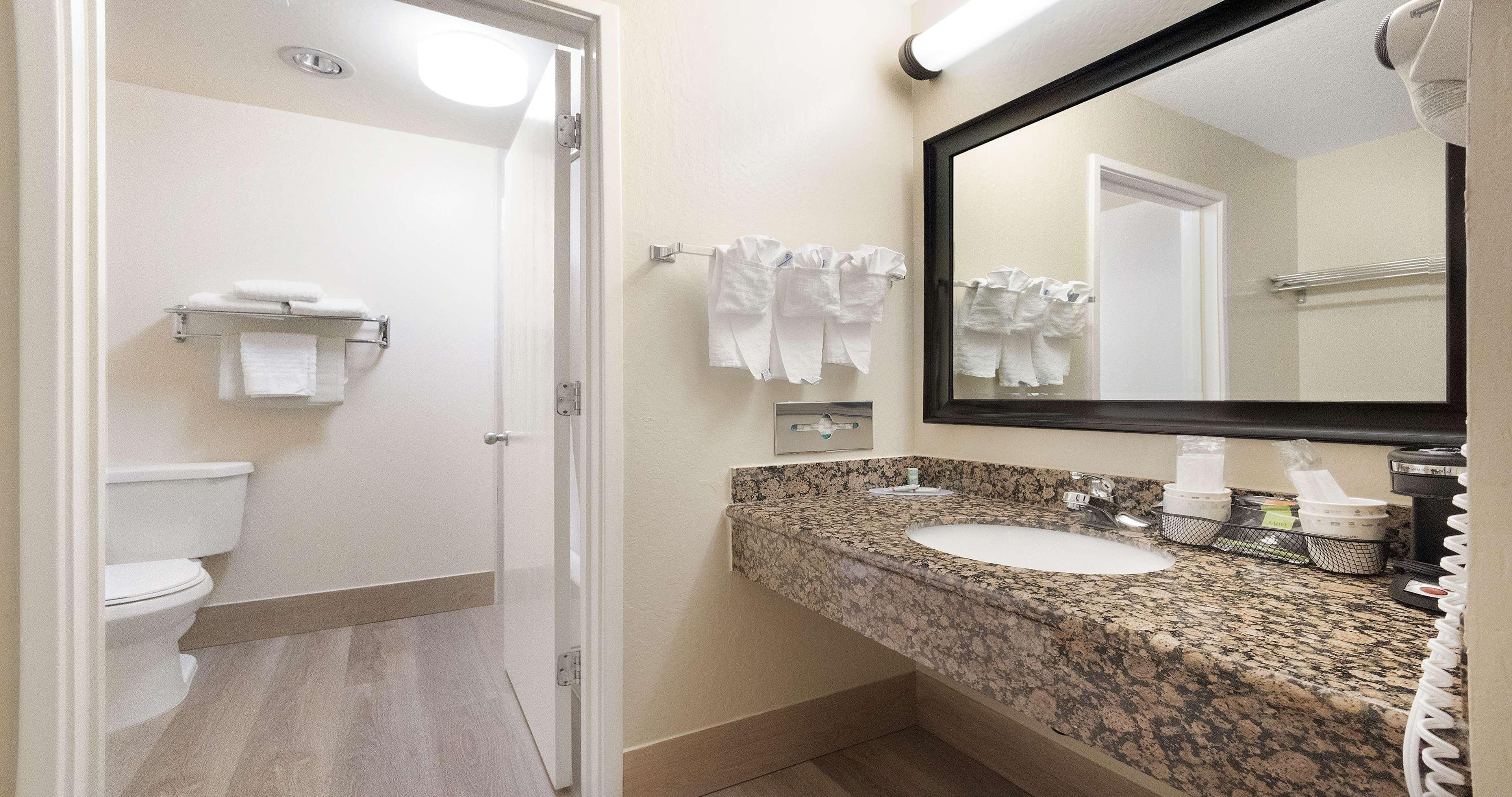 Room Queen Bed Non Smoking