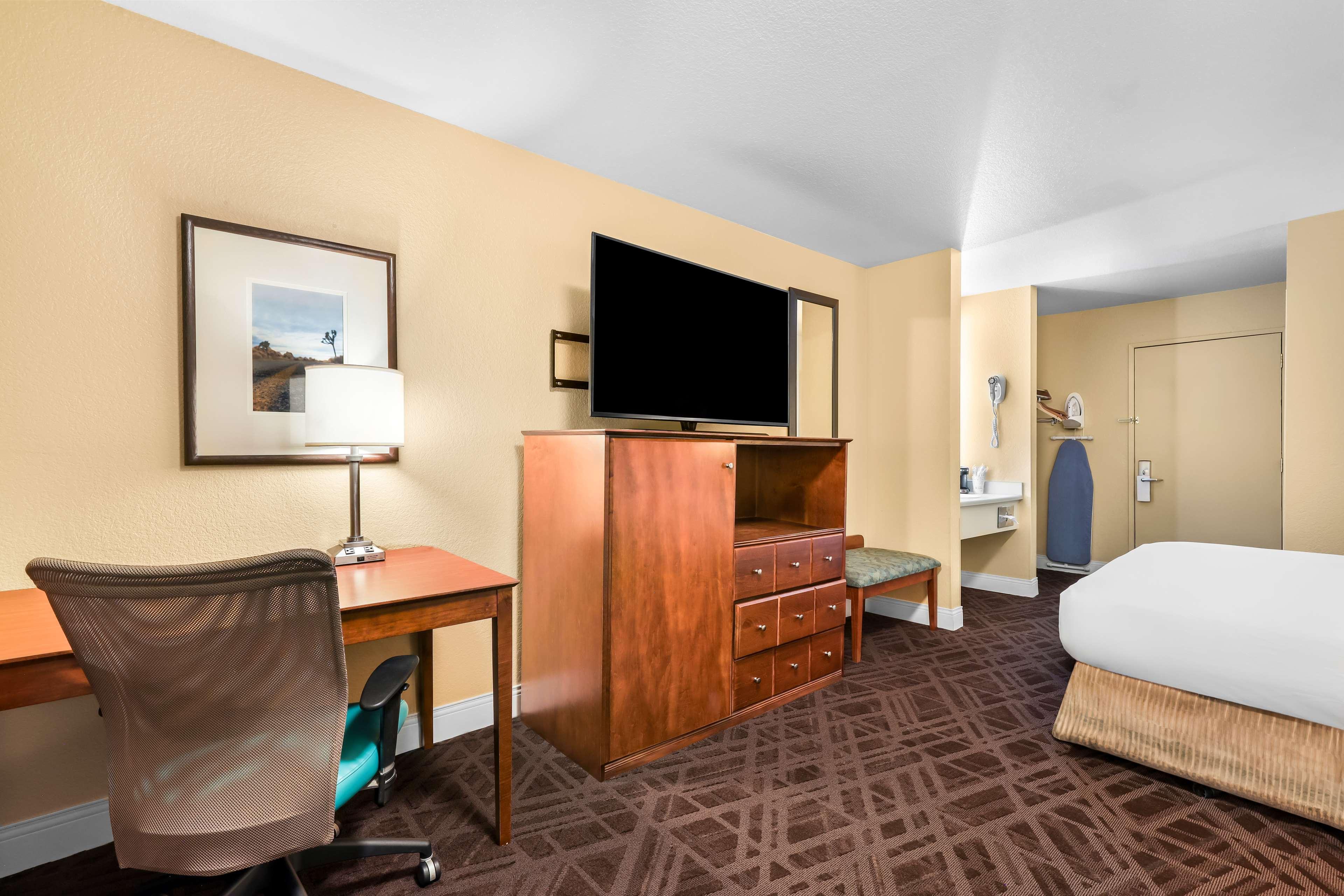 Room King Bed Non Smoking