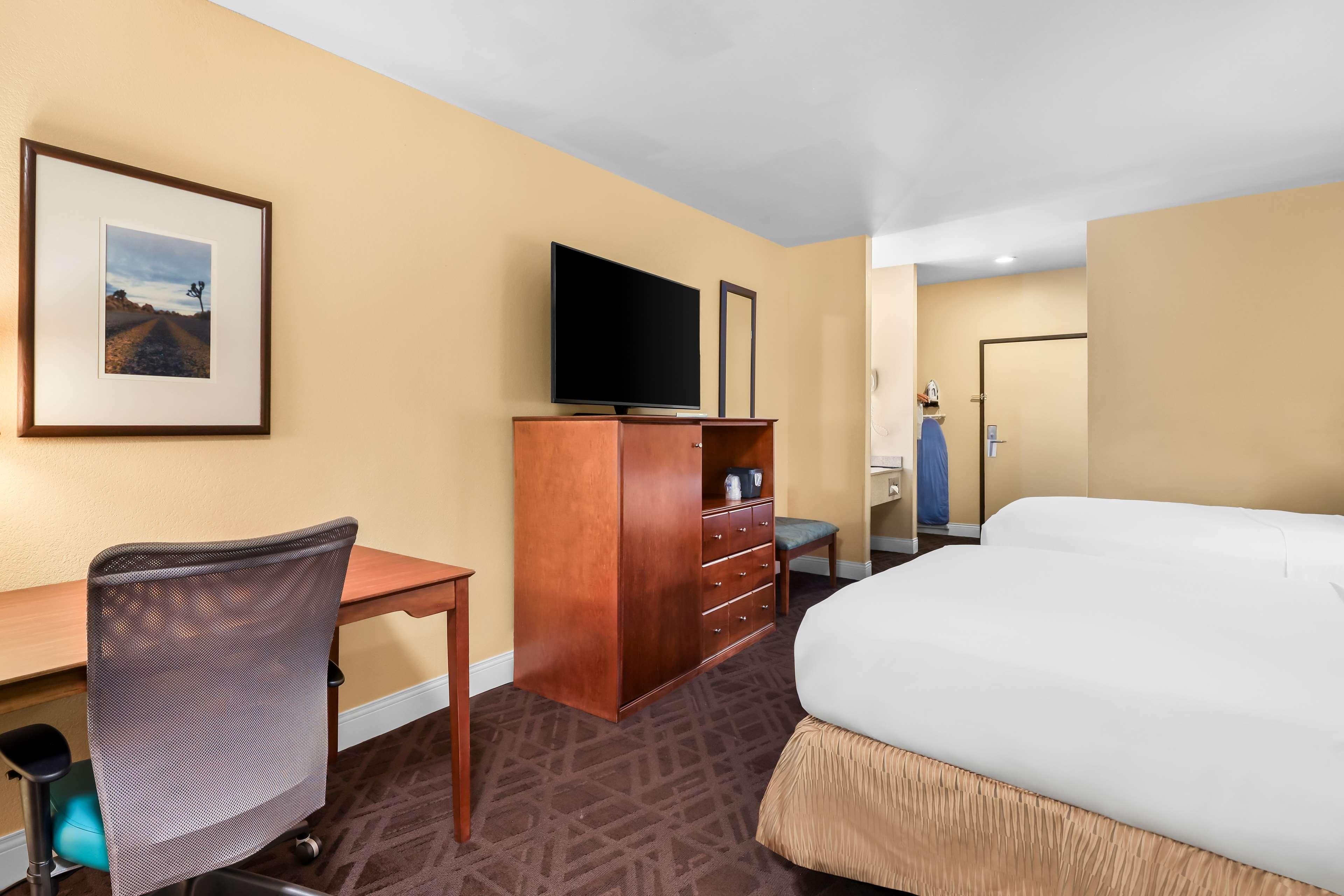 Room Two Double Beds Non Smoking