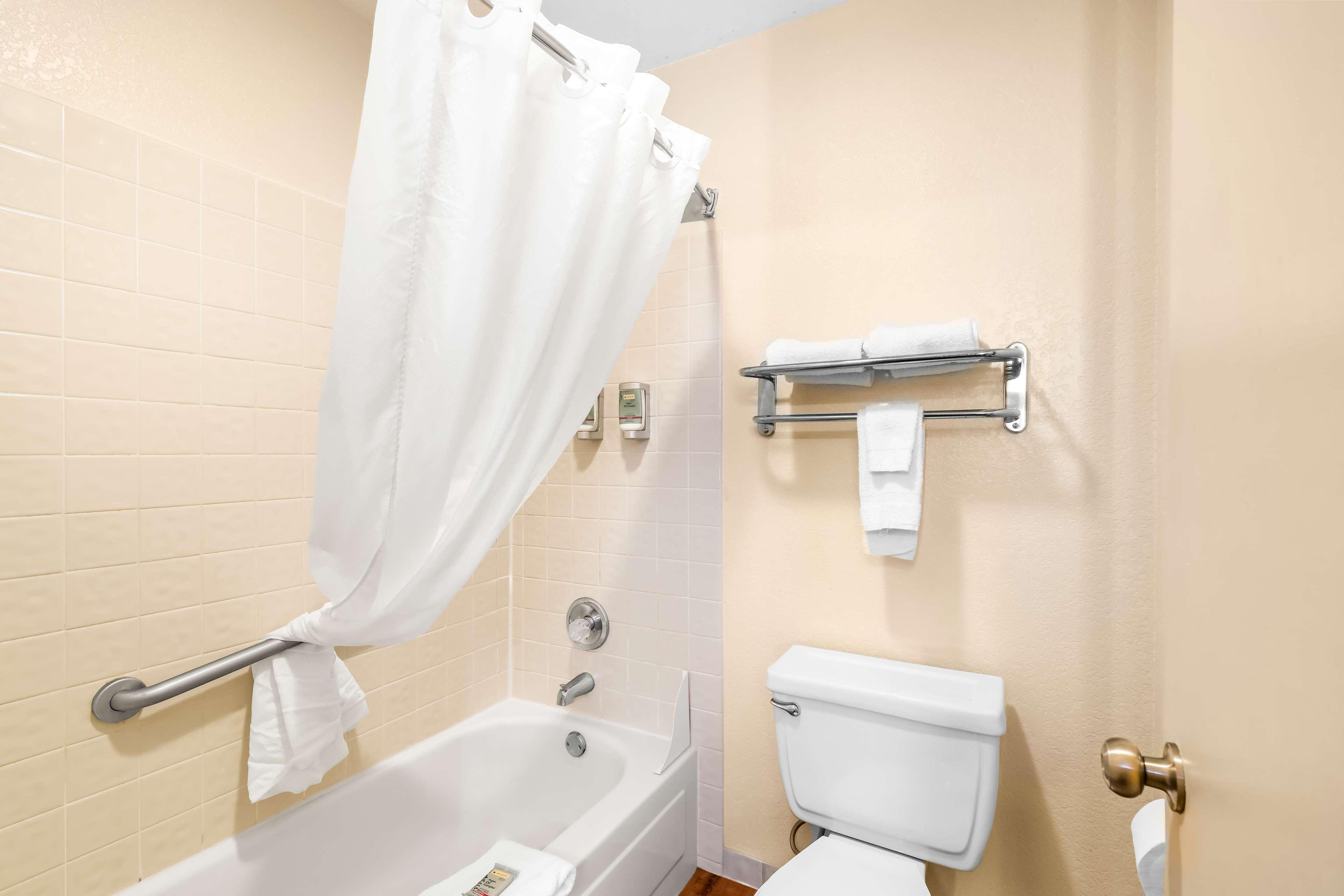 Room Queen Bed Non Smoking