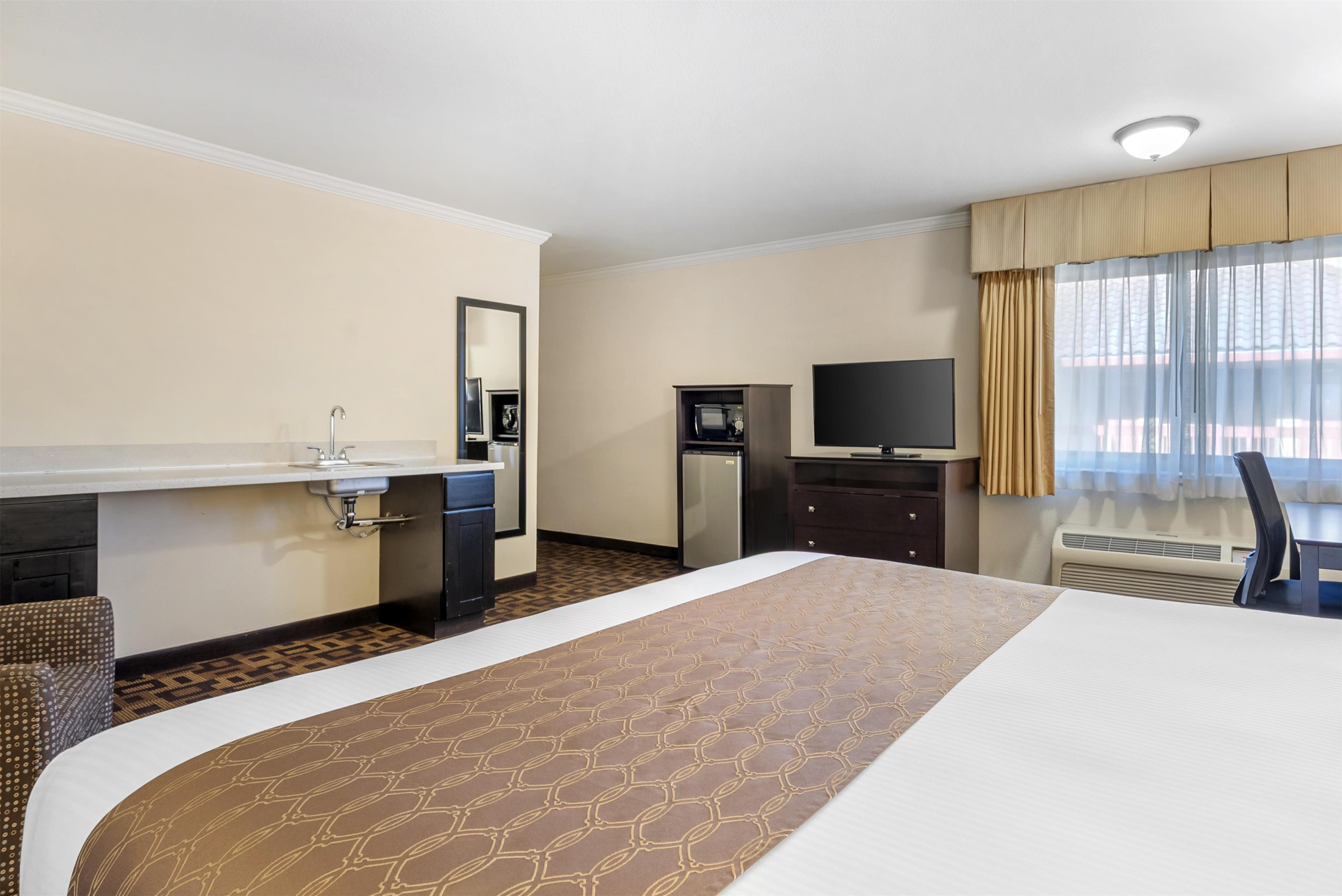 Junior Suite Accessible King Size Bed