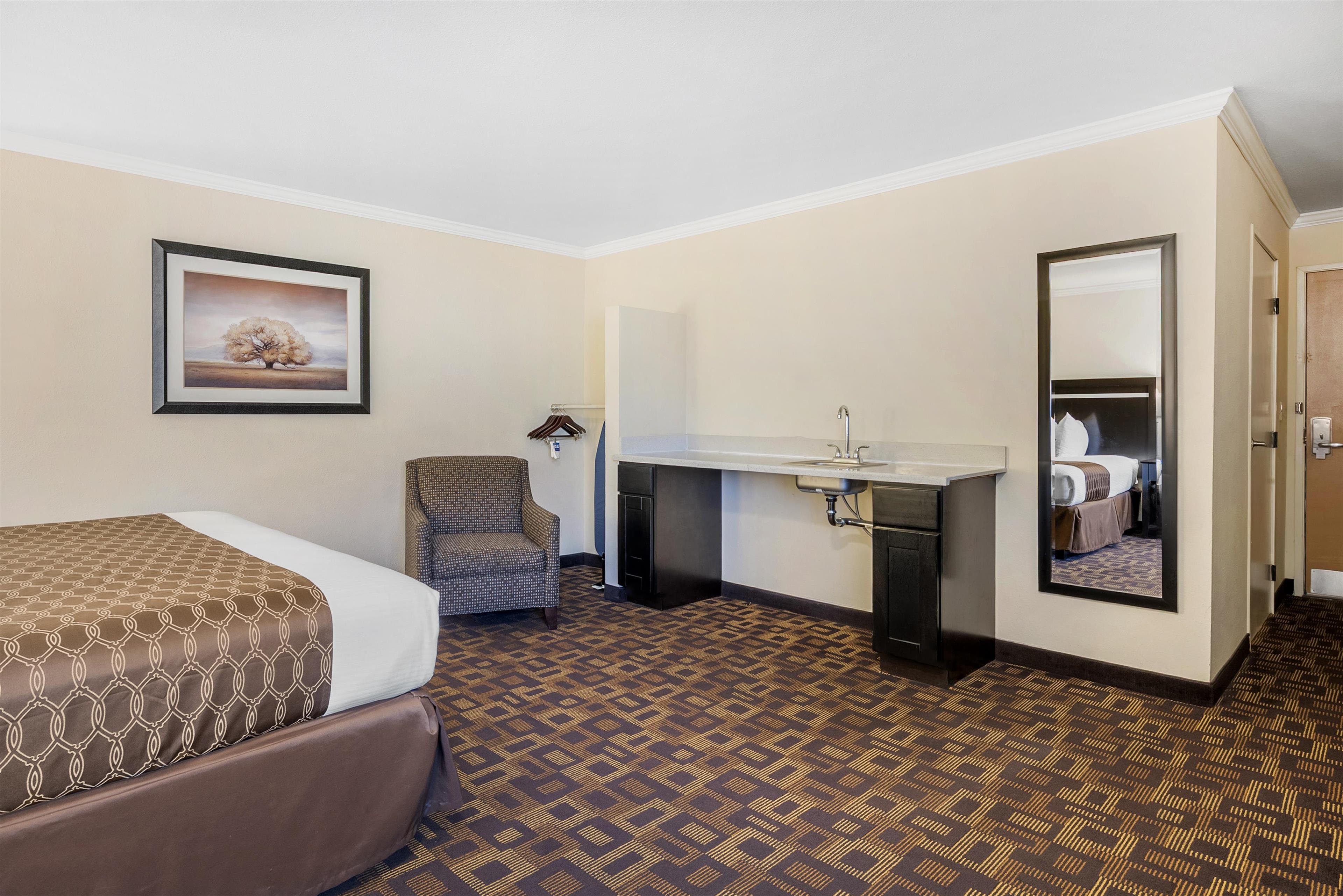 Junior Suite Accessible King Size Bed