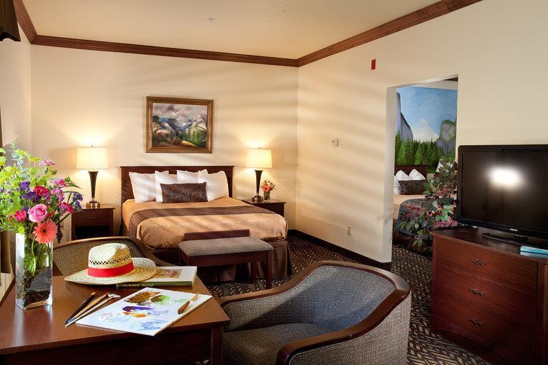 Suite Two Queen Beds