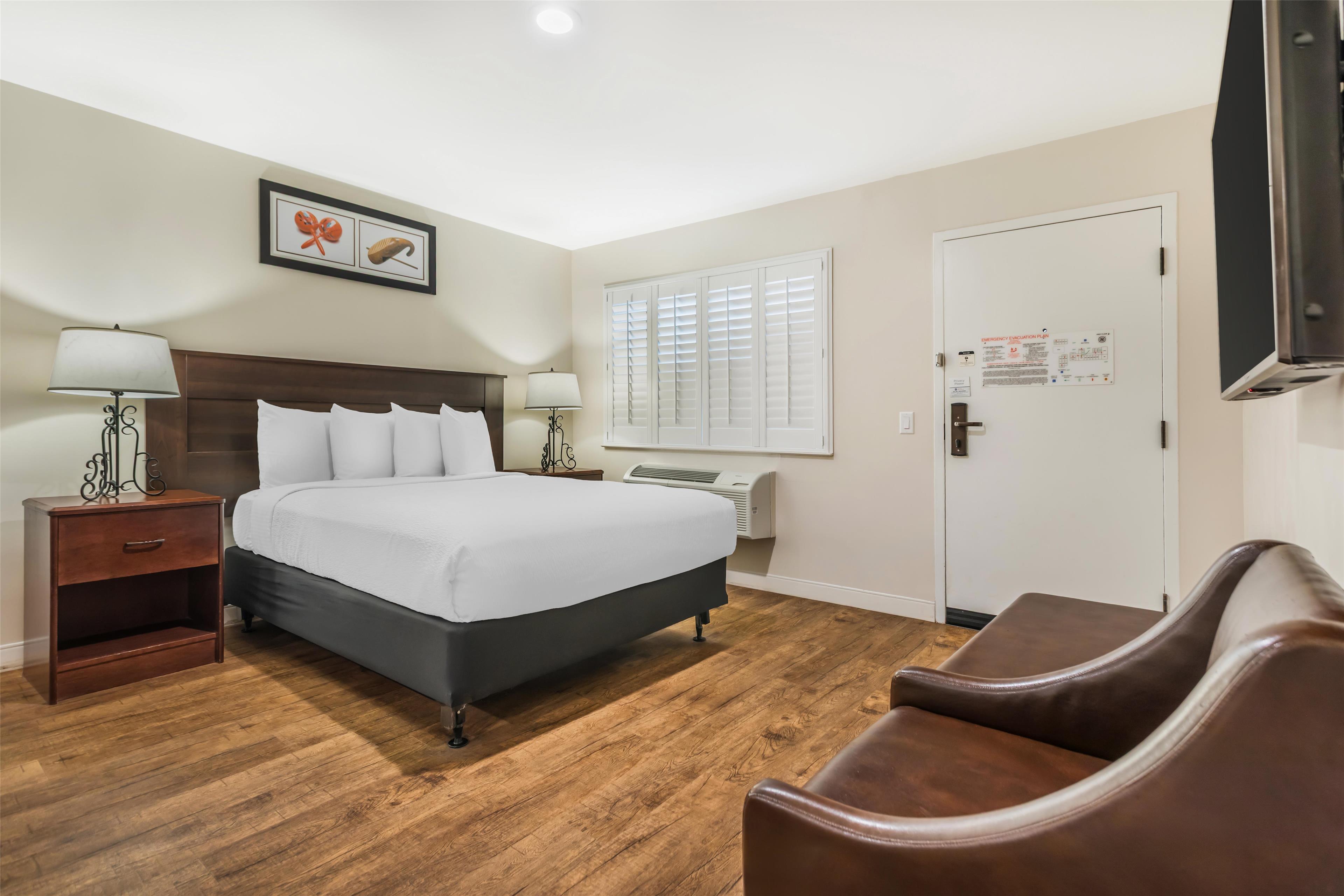 Studio Two Queen Beds