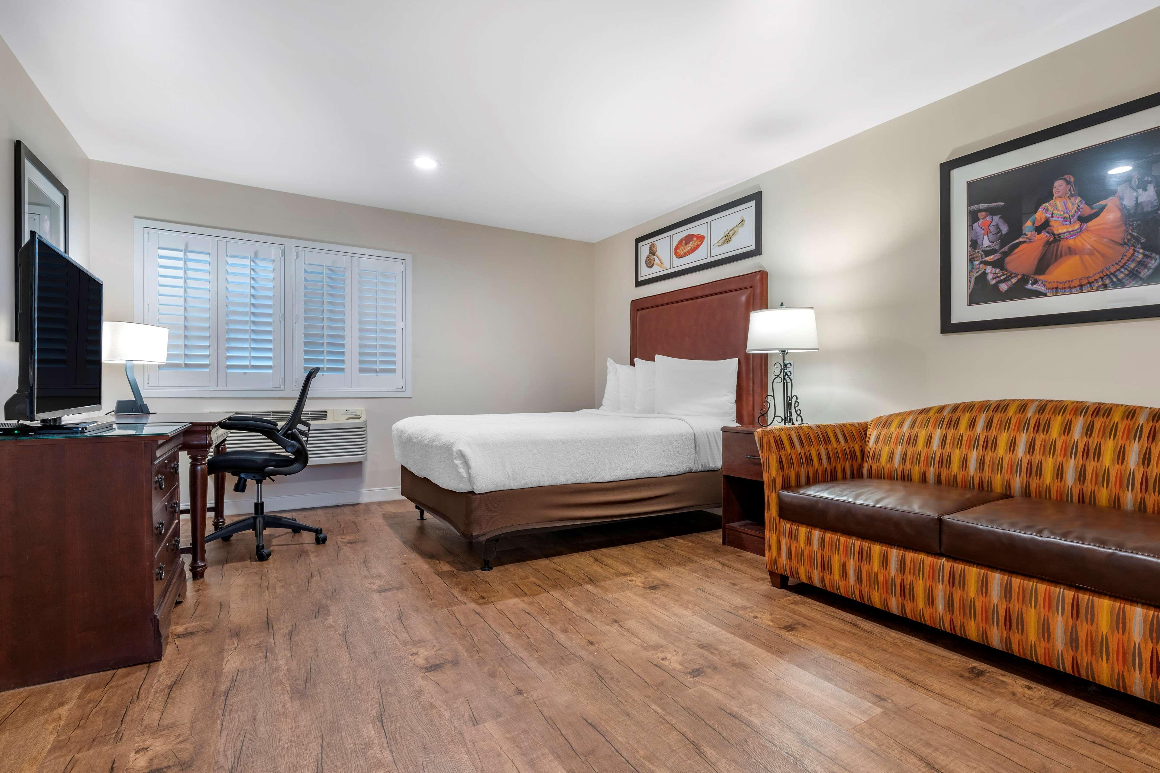 Double Accessible-two Queen Beds